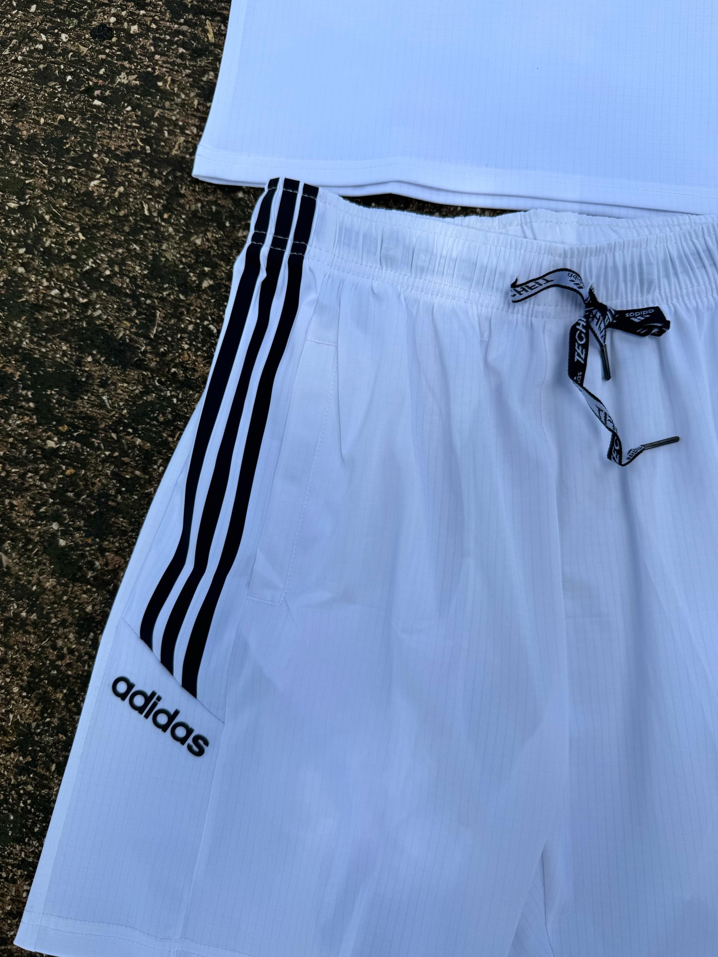 Conjunto corto adidas blanco logo negro