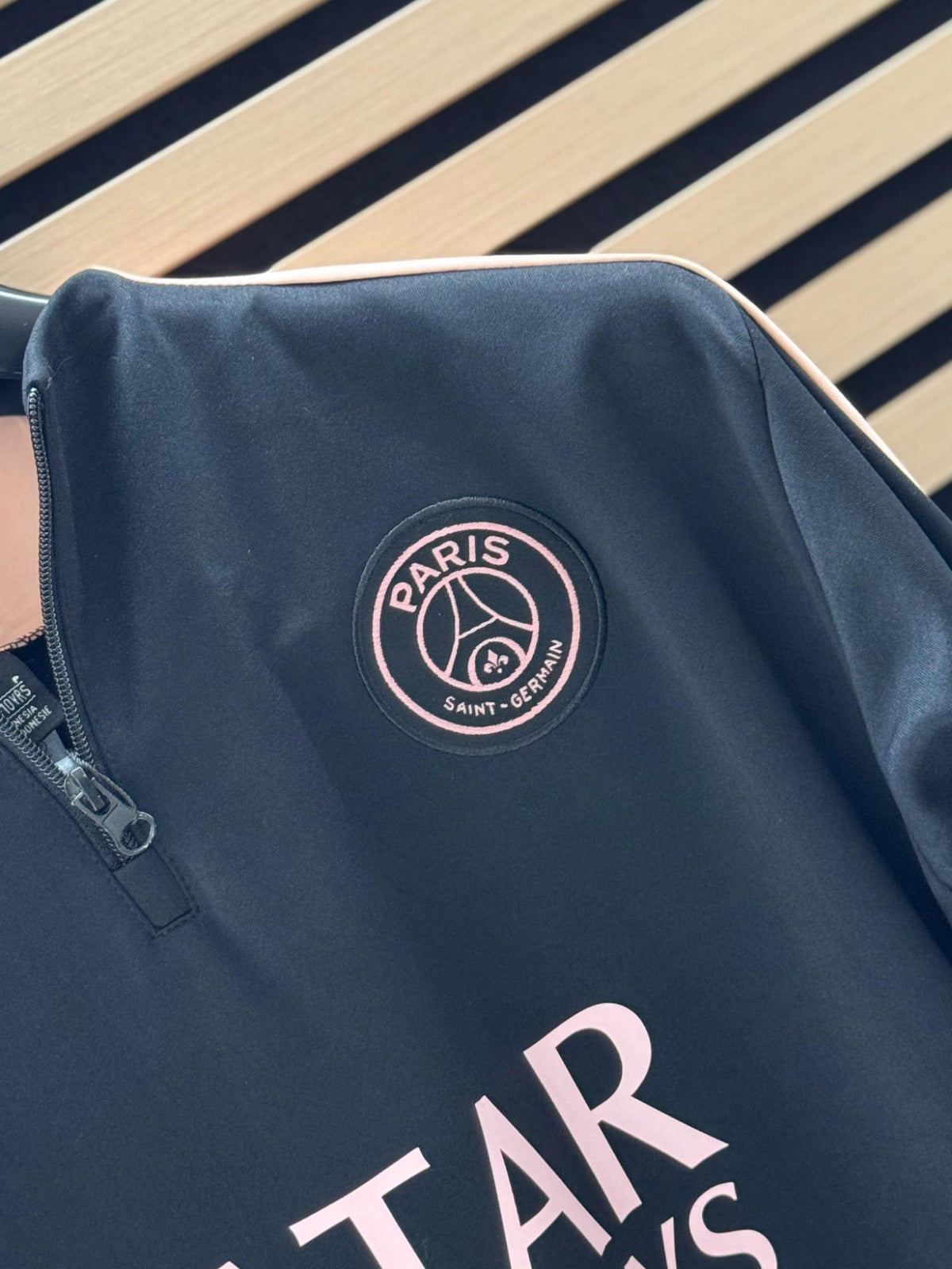 Chandal PSG x Jordan negro y rosa