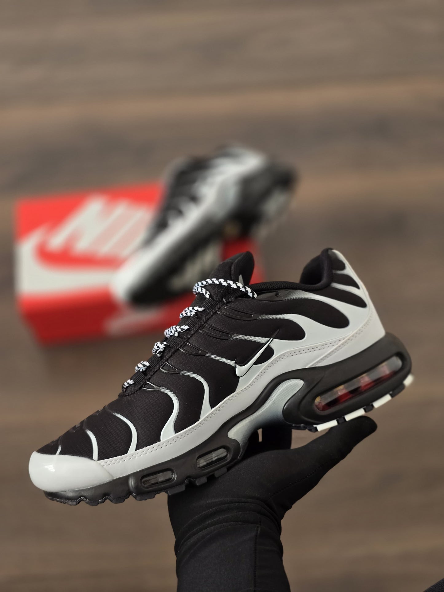 Tn negra blanca cordones oreo