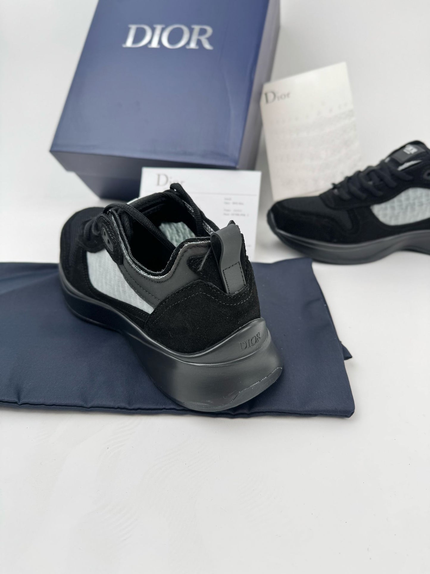 Dior b25 negras blancas y grises