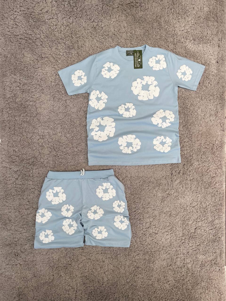 Conjunto verano denim tears azul logos blancos