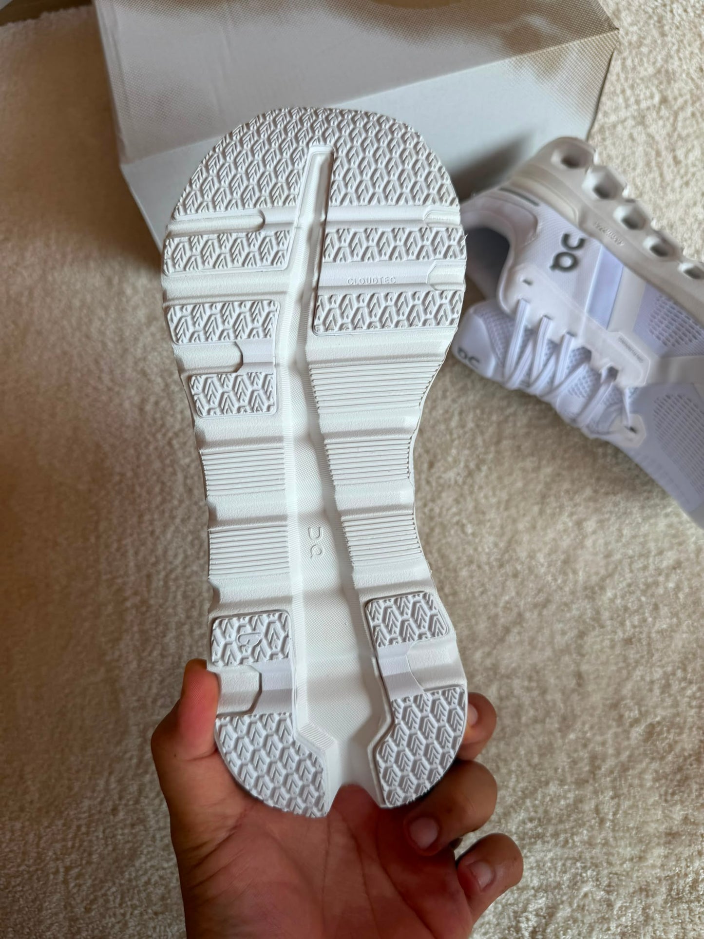 Zapatillas On Running CLOUDTILT blanco logo gris
