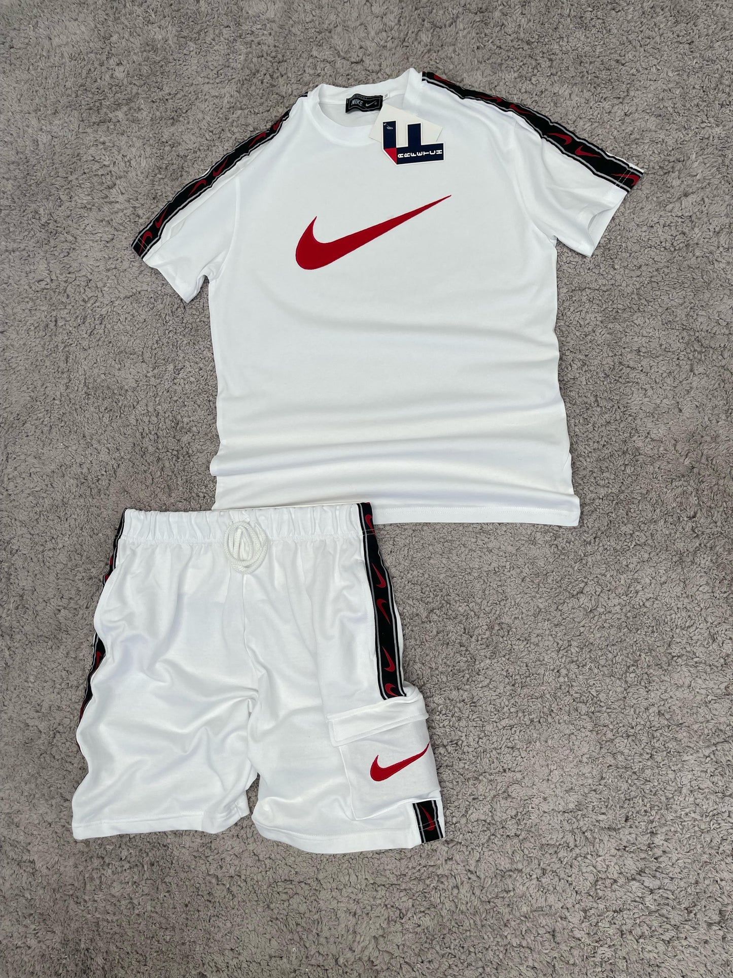 CONJUNTO Nike banco logo rojo