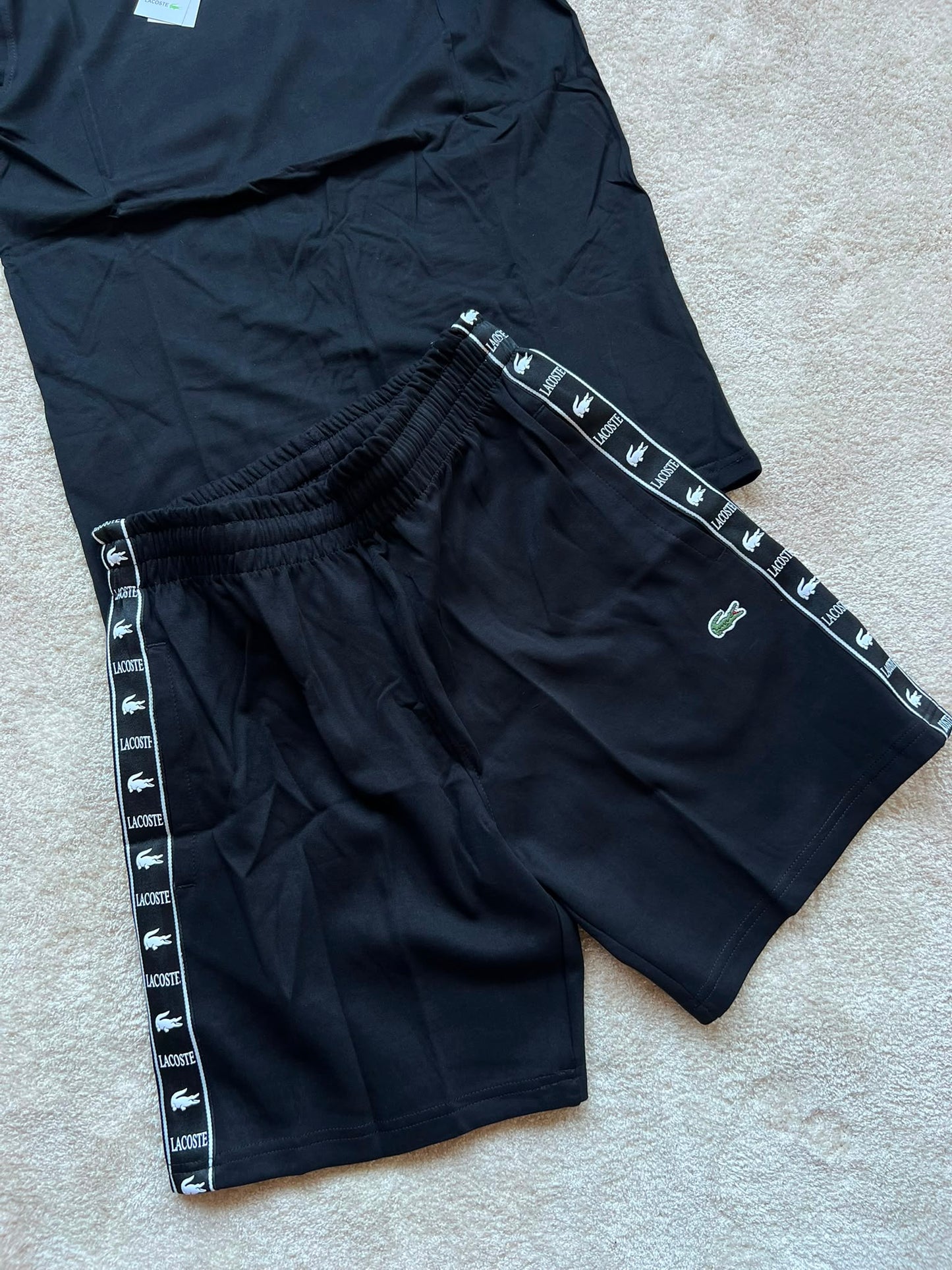 Conjunto corto lacoste negro logo verde detalles blancos