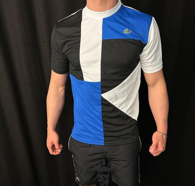 Conjunto Lacoste blanco logo verde detalles negros y azules