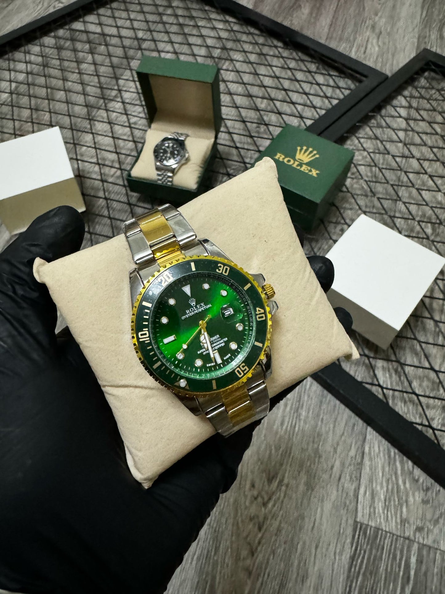 Reloj Rolex verde plateado y dorado