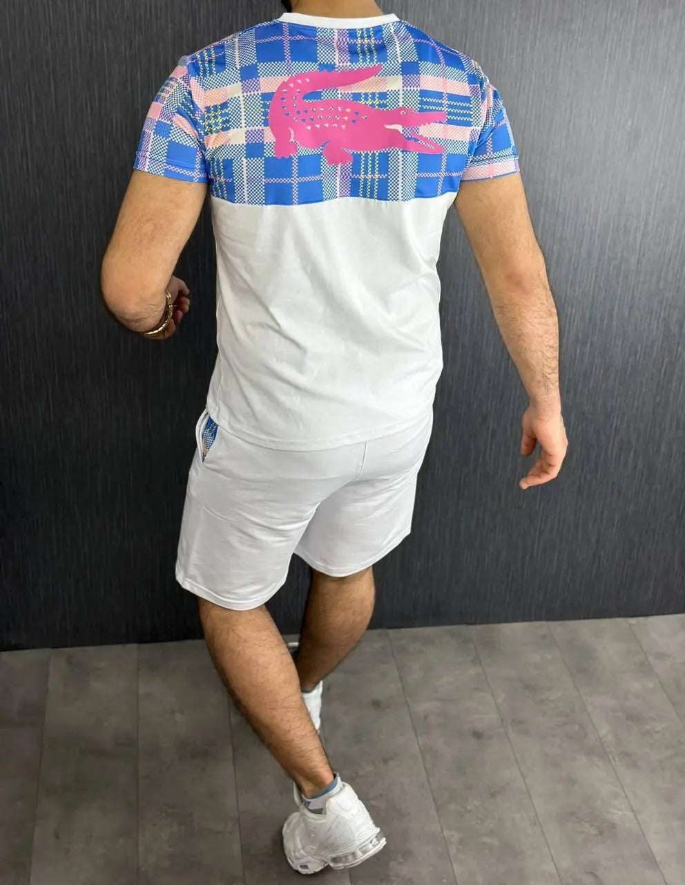 Conjunto Lacoste azul y blanco logo en espalda rosa
