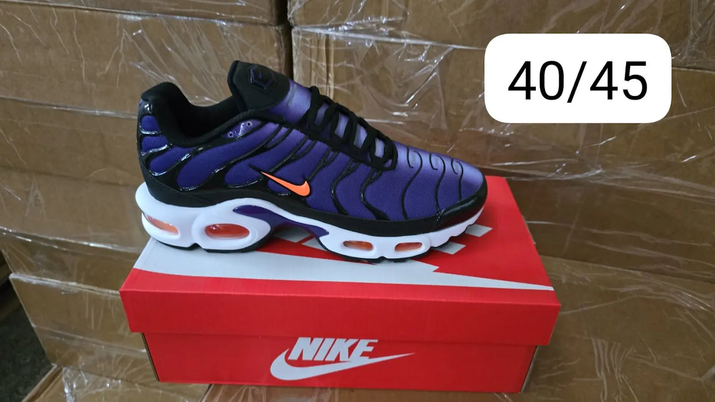 Nike tn moradas y negras logo naranja contorno negro
