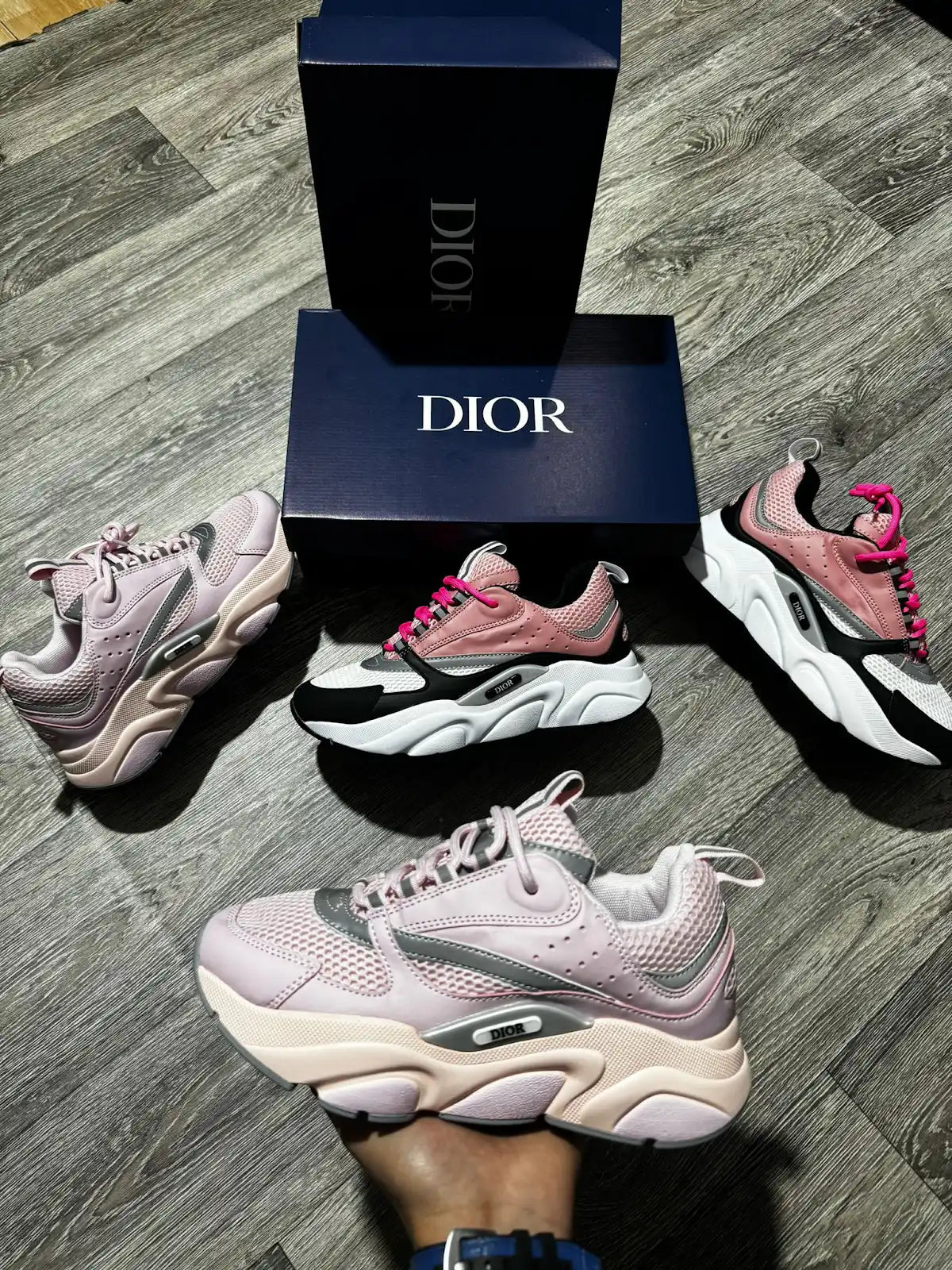 Dior b22 rosa detalles grises