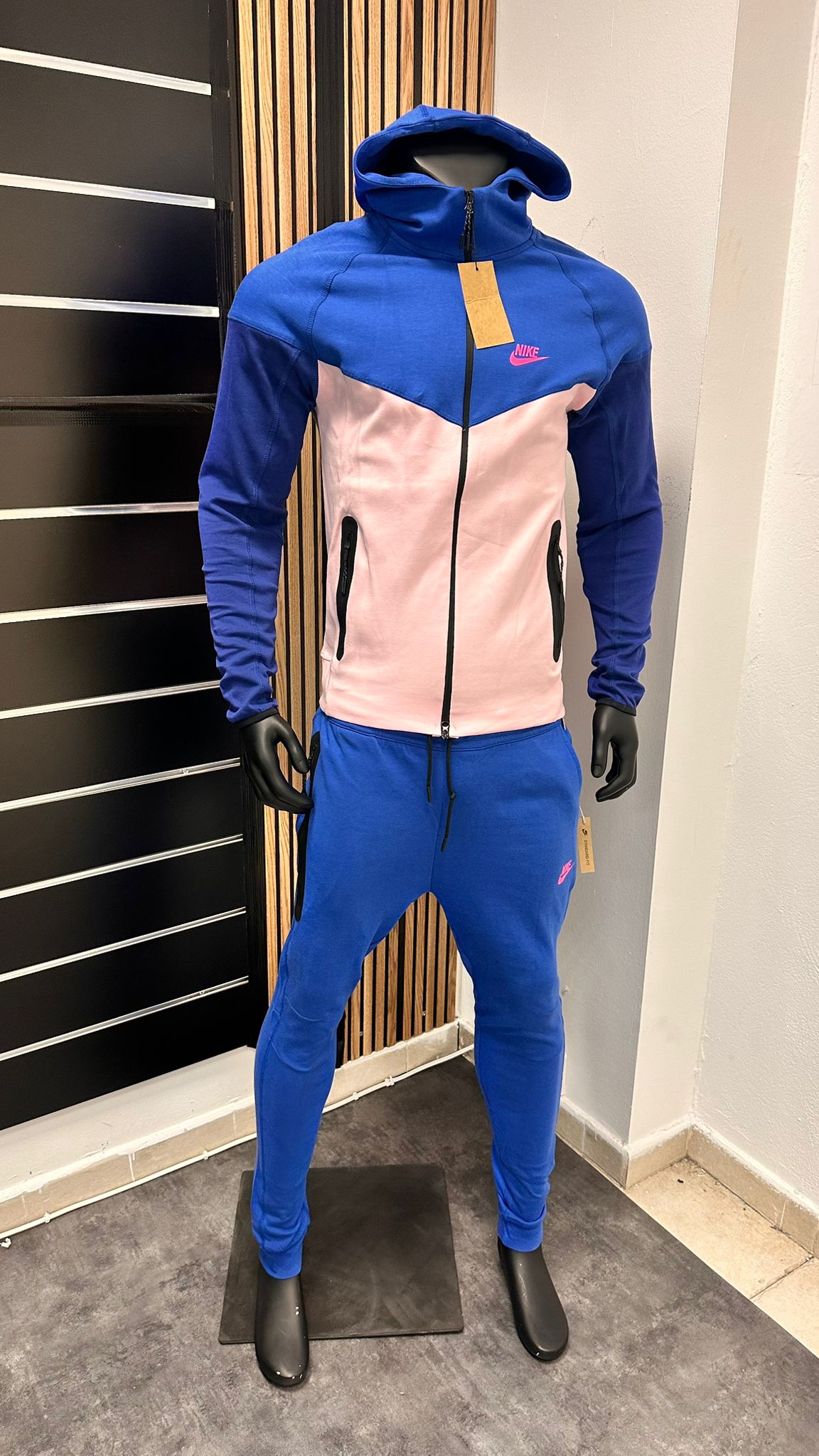 Chandal nike tech azul y salmon logo rosa