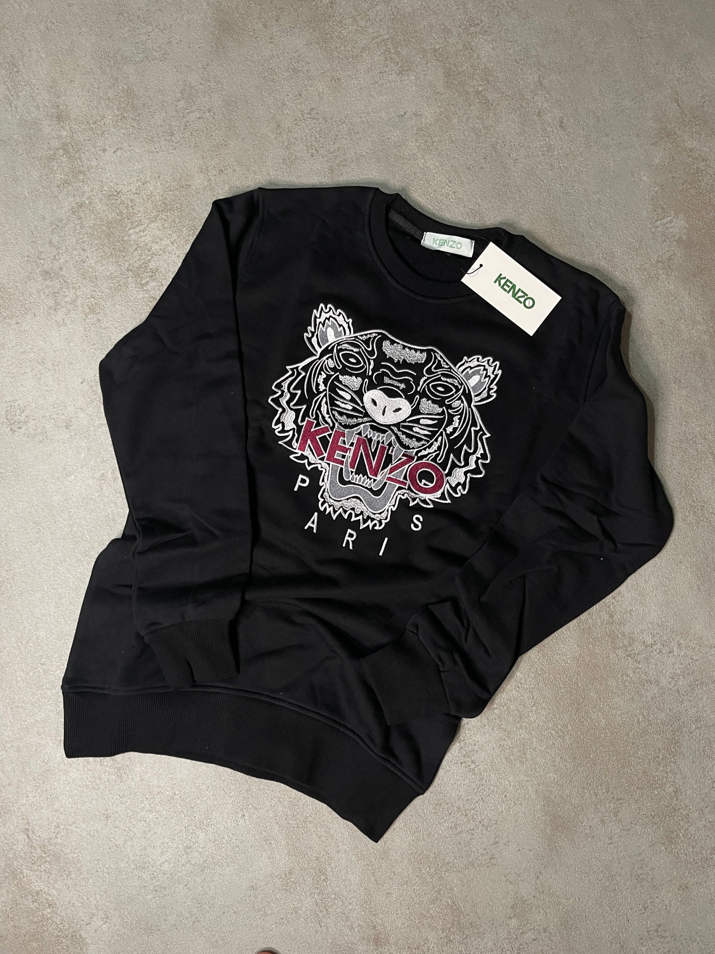 Sudadera KENZO negro logo blanco y rosa