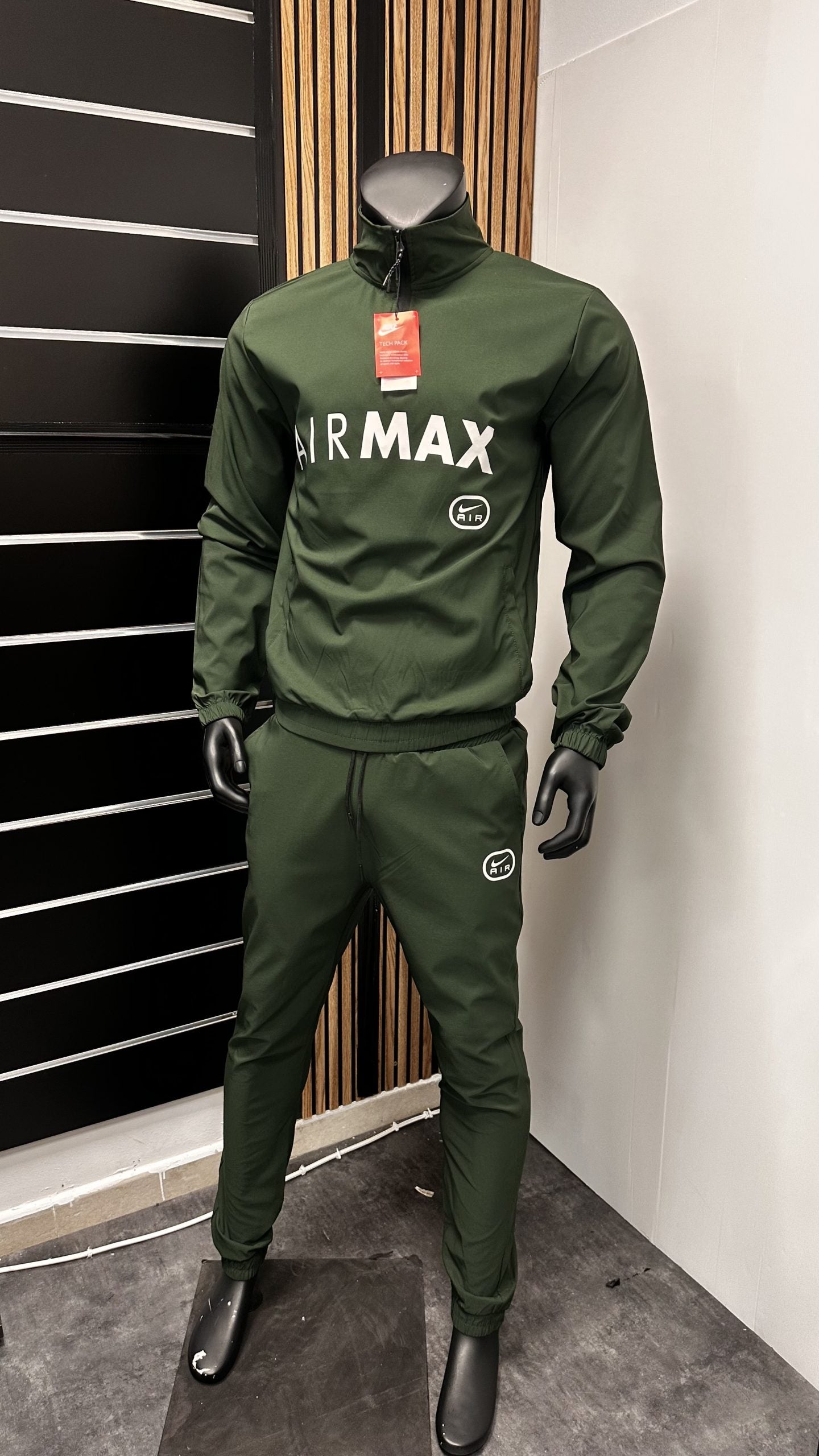 Chandal nike air verde logo blanco