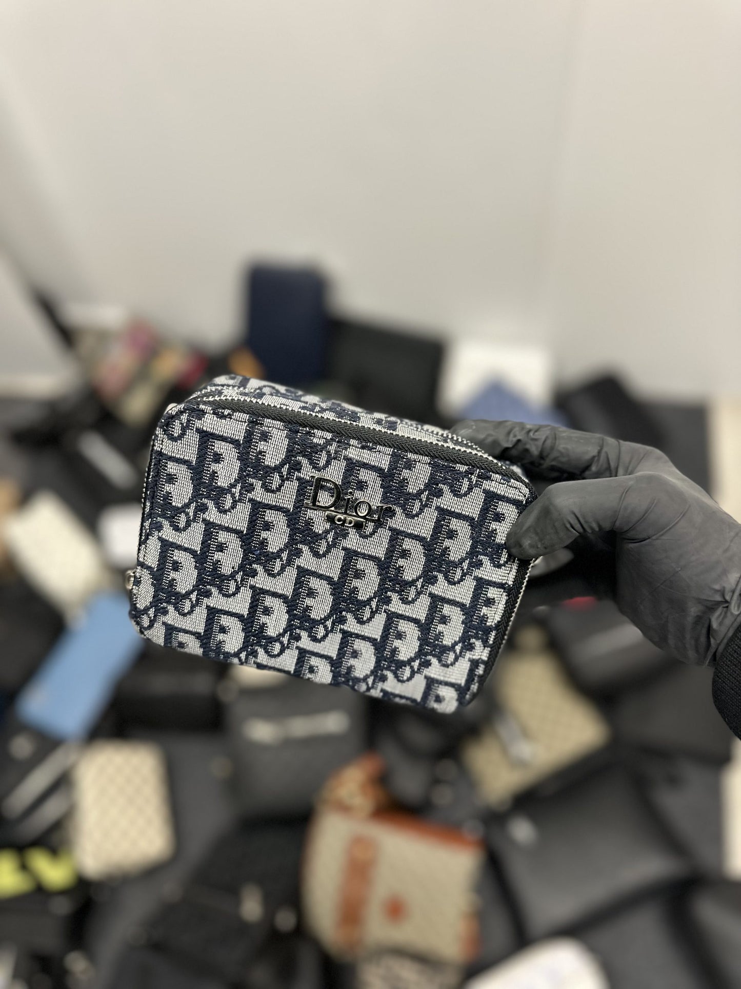 Bolso Dior negro y gris claro