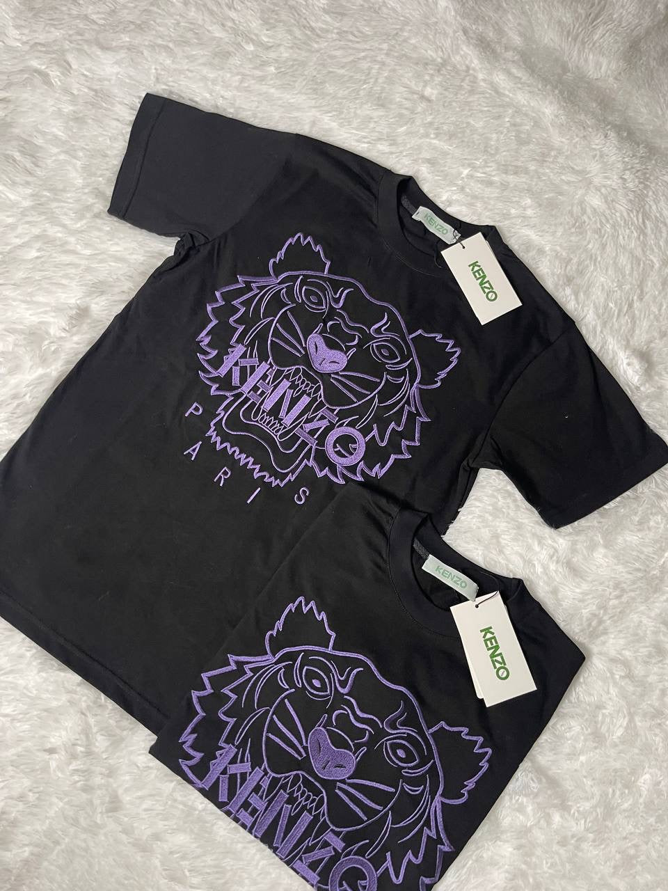Camiseta kenzo negro logo grande morado