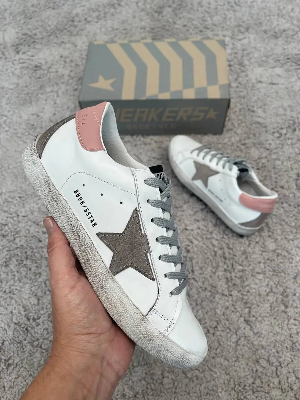 GOLDEN GOOSE BLANCAS DETALLES ROSAS