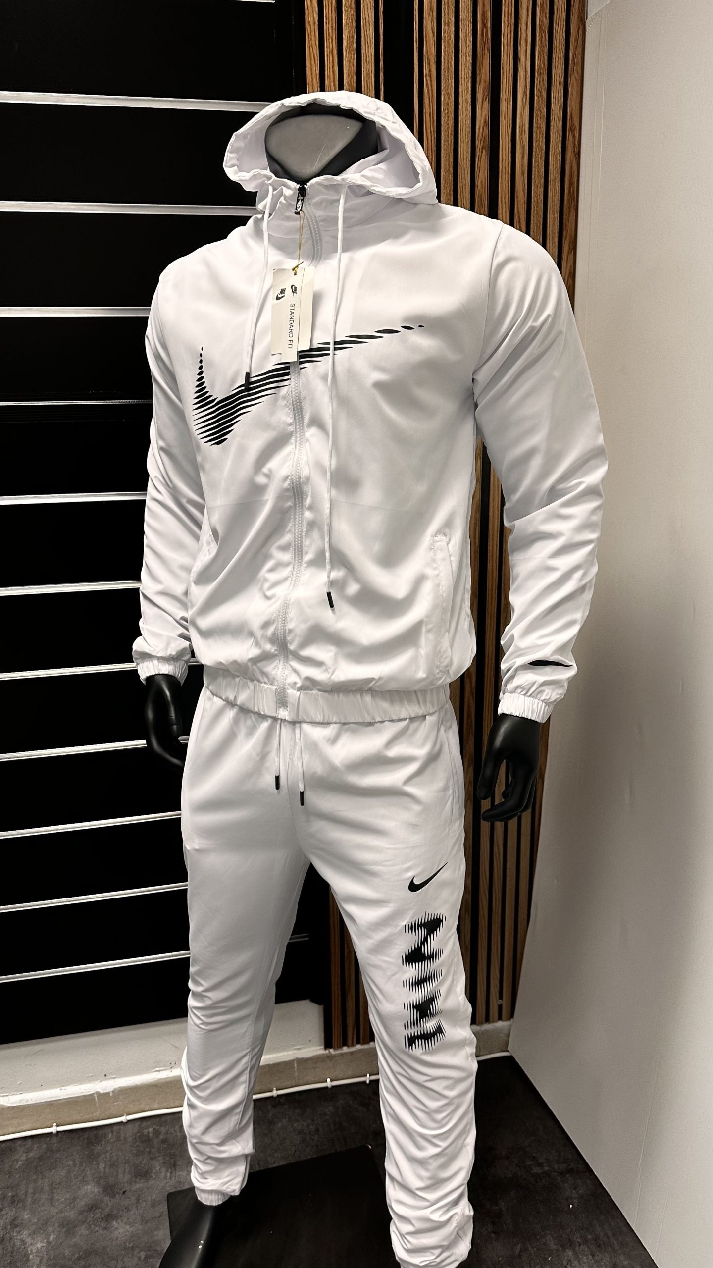 Chandal nike blanco logo negro