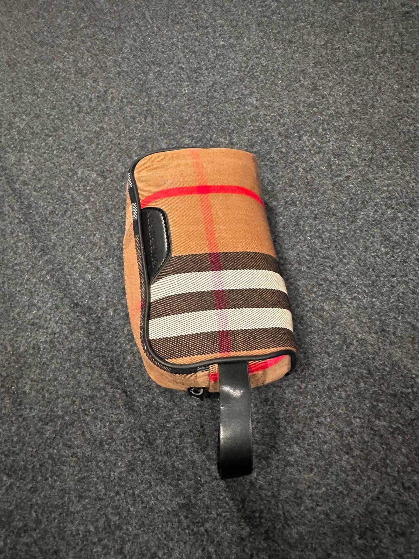 Bolso de mano BURBERRY marron detalles rojos y blancos