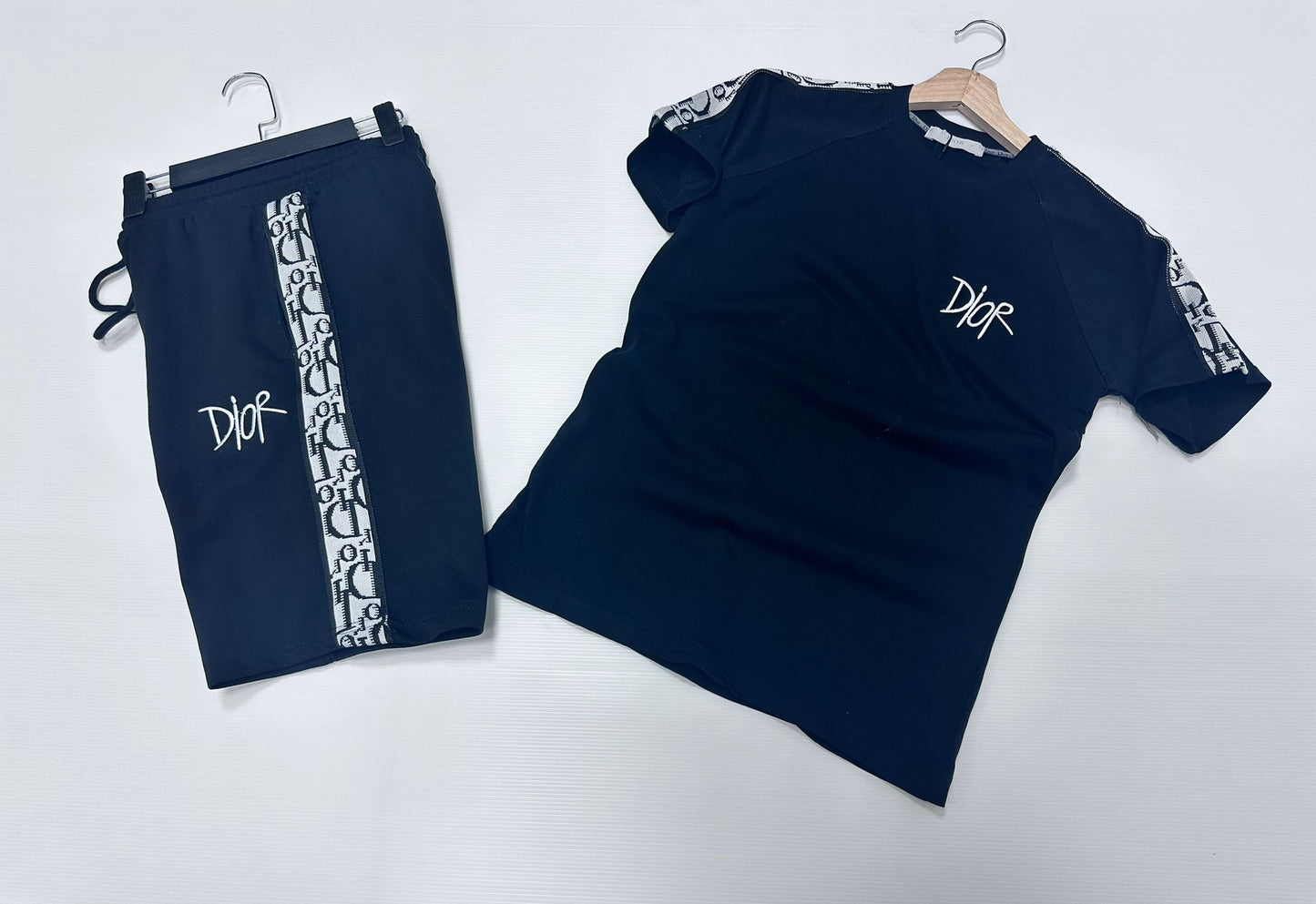 Conjunto dior negro logo blanco