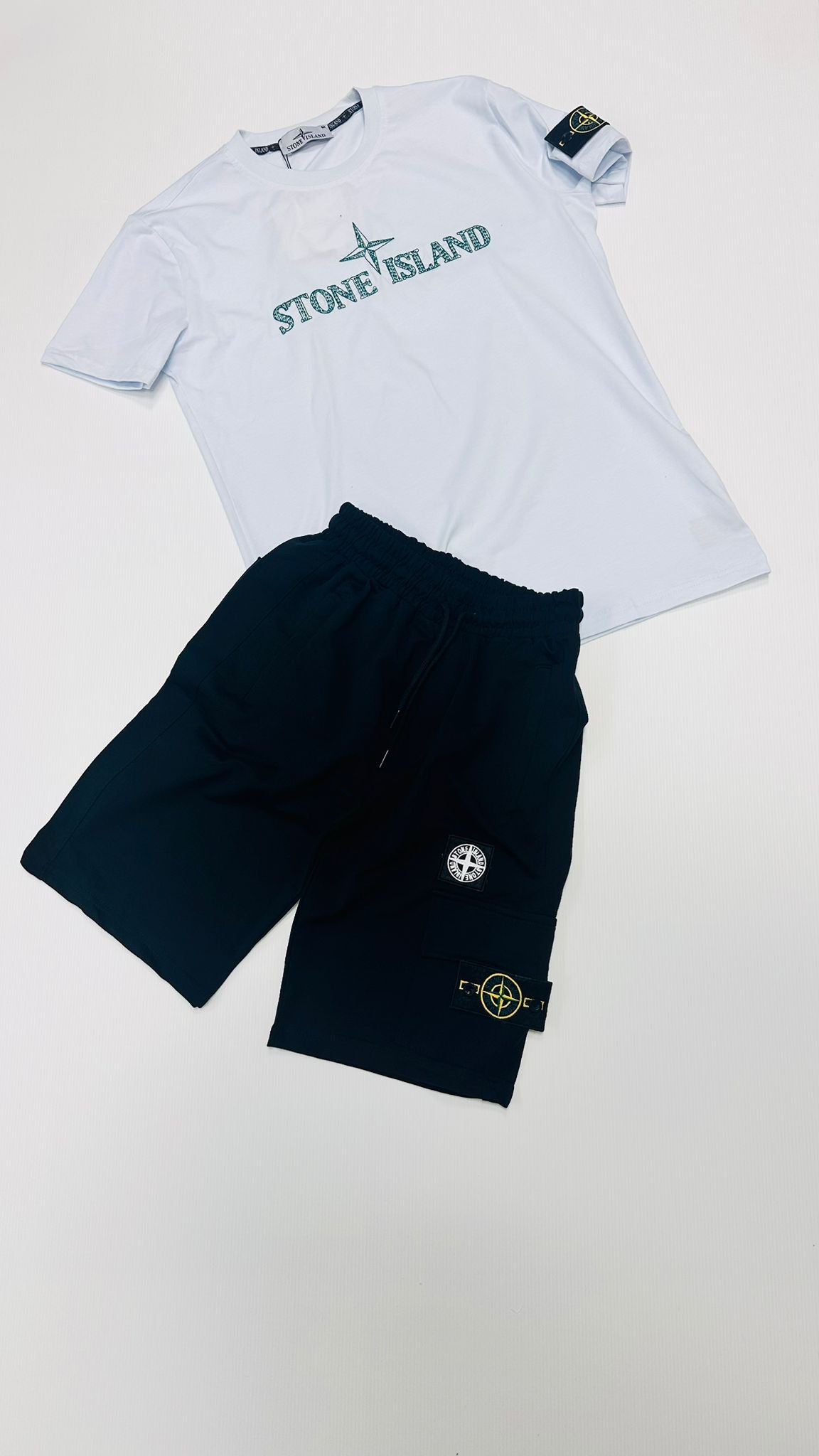 Conjunto stone island blanco logo azul verdoso