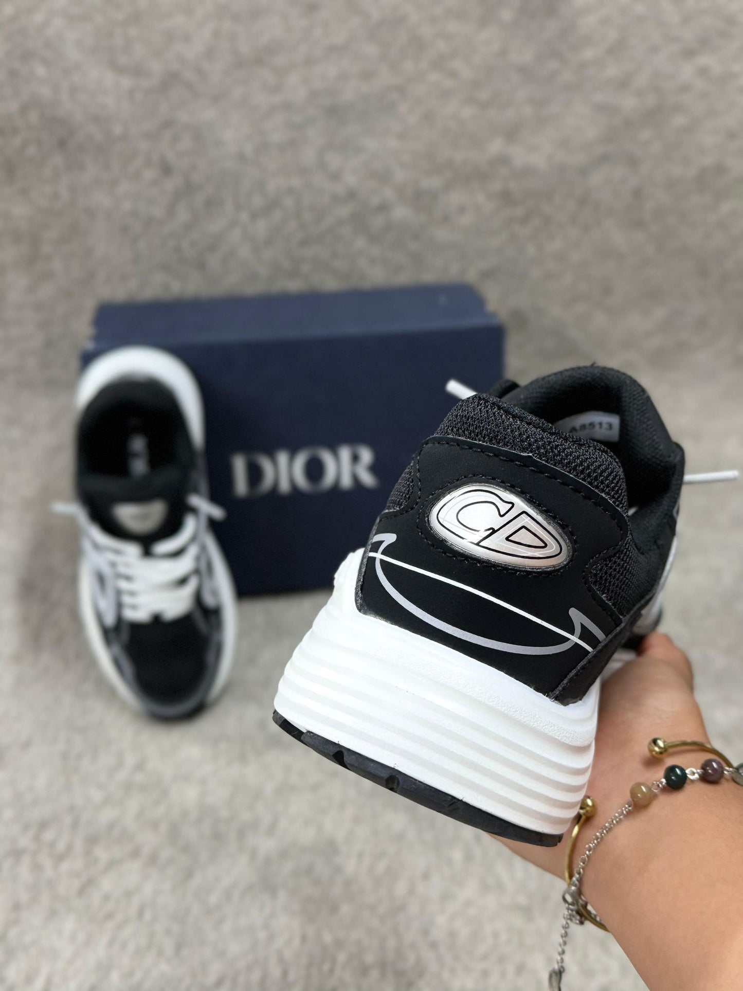 Dior b30 negras logo gris y blancos