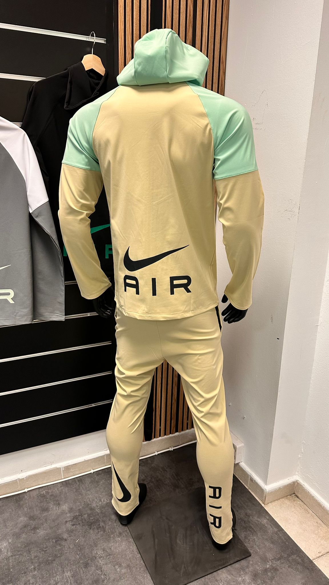 Chandal Nike air verde lima y amarillo logo gris