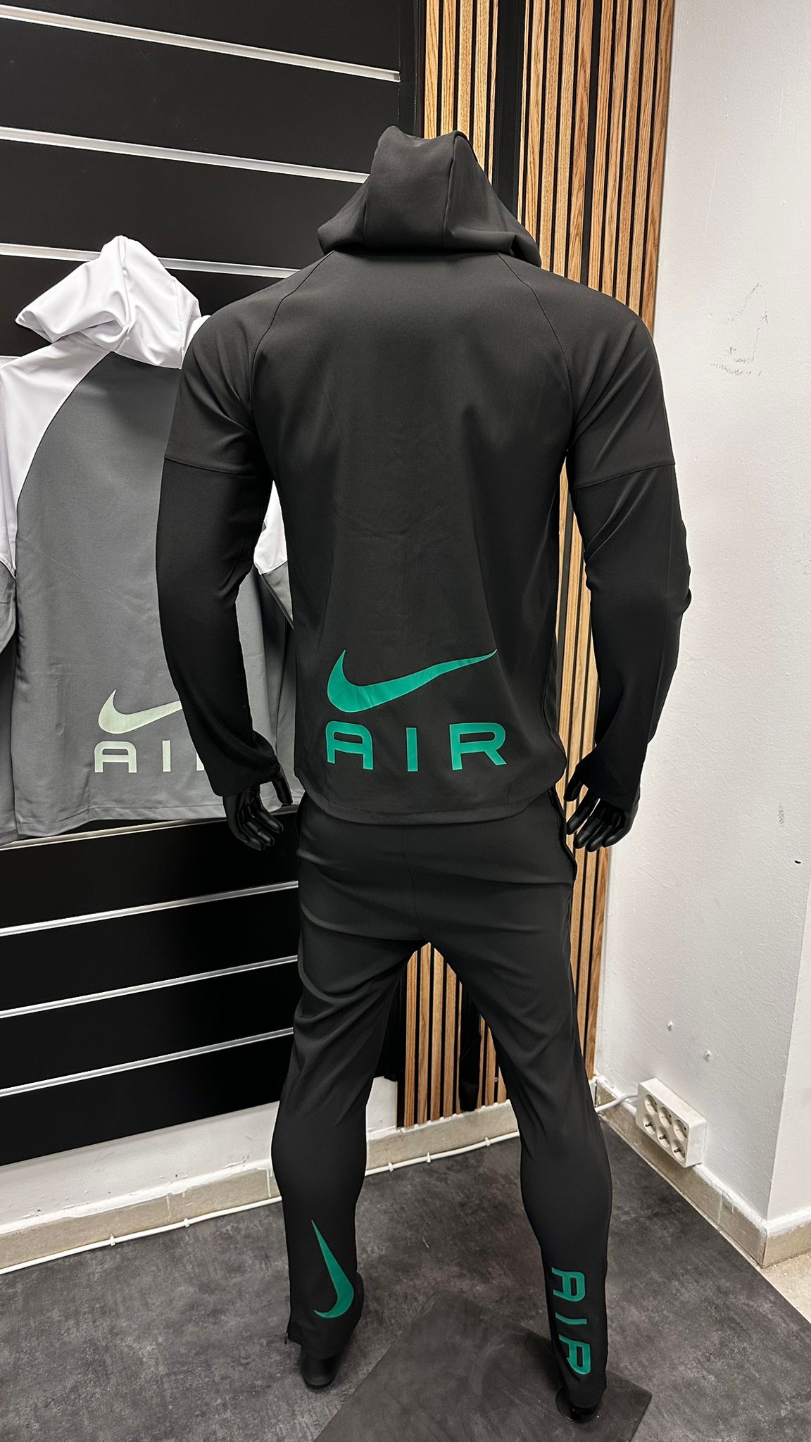 Chandal Nike air negro logo blanco