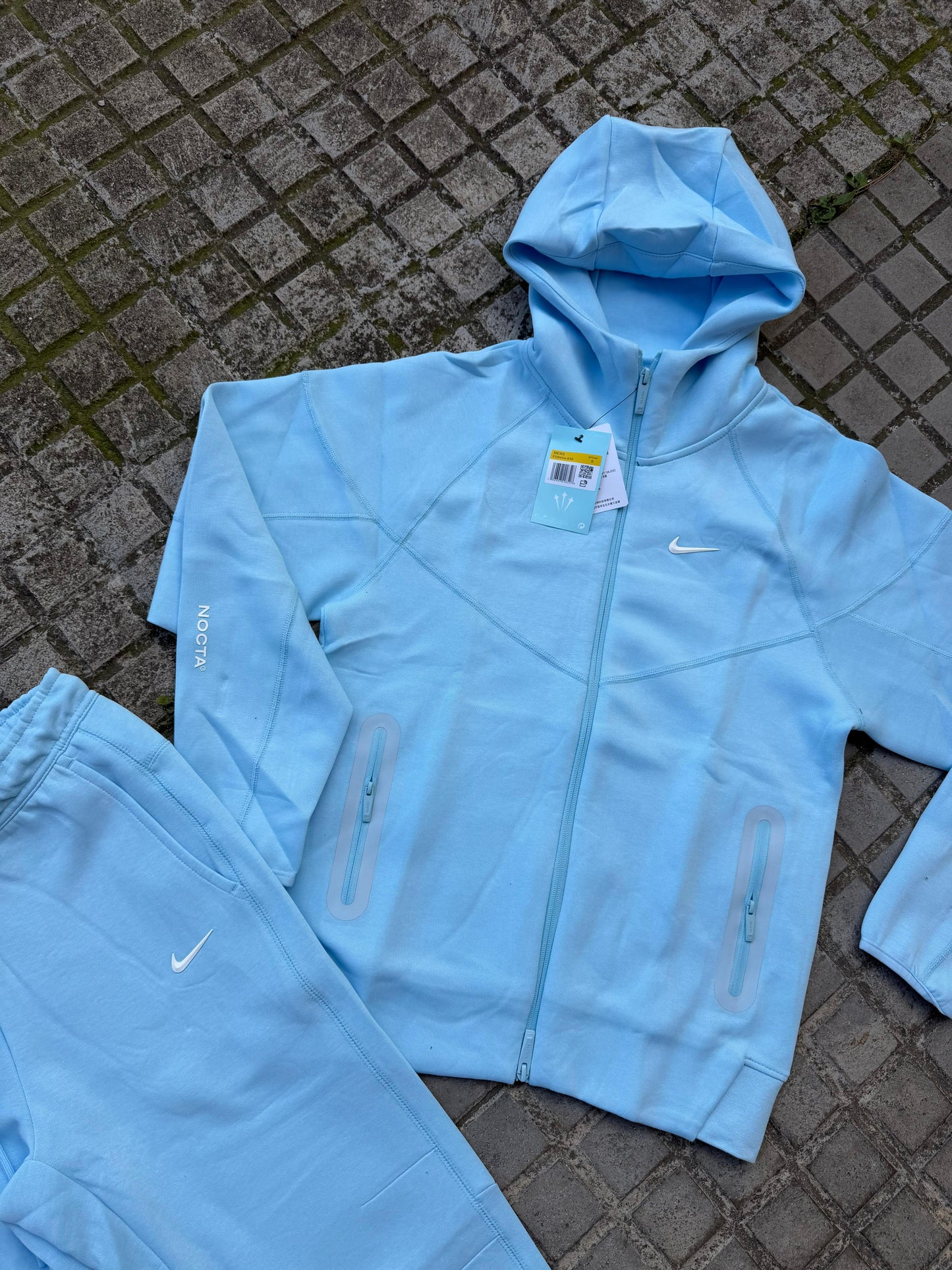 Nike tech azul claro logo blanco x NOCTA