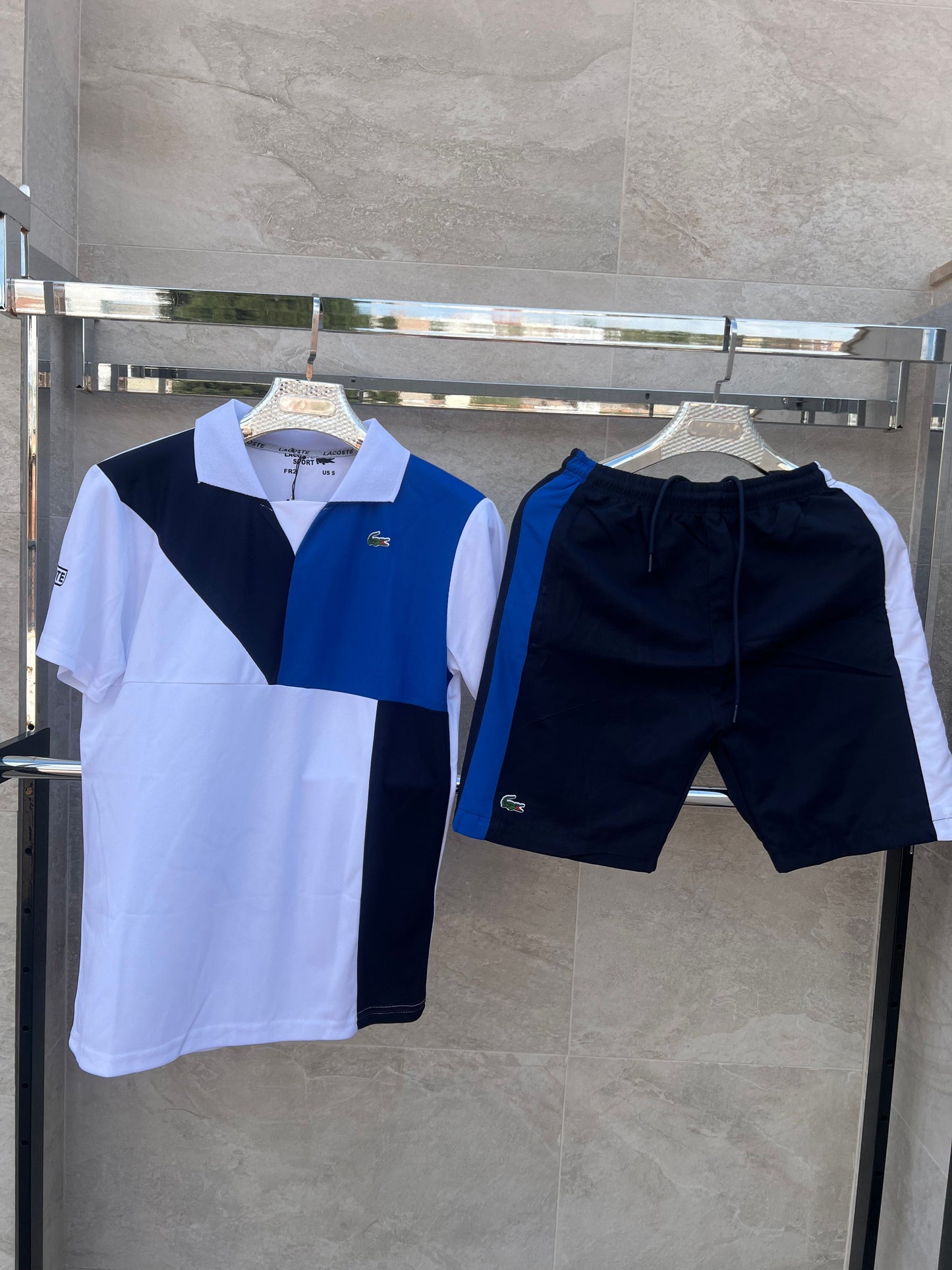 Conjunto corto lacoste tricolor blanco logo verde