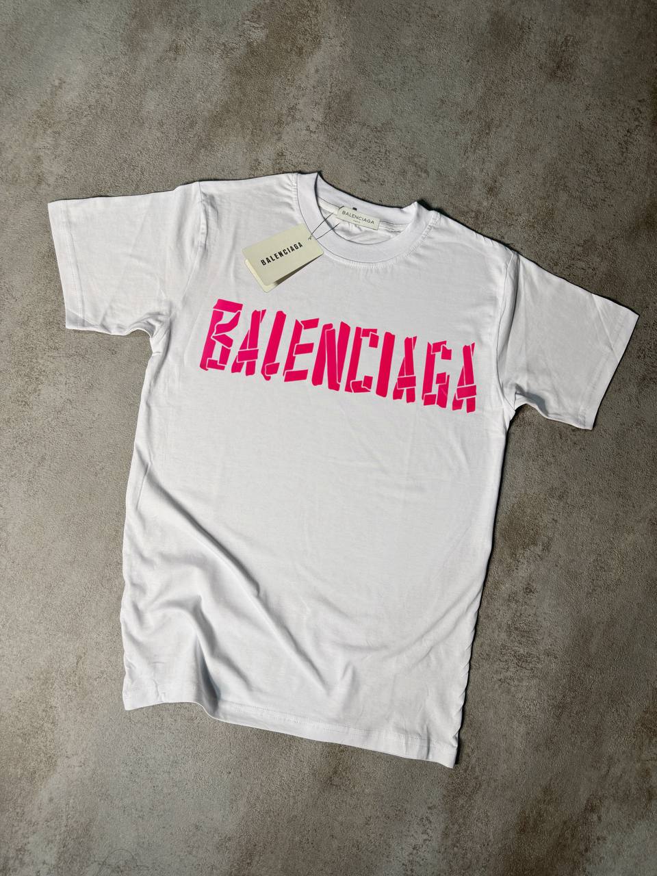 Camiseta Balenciaga blanco logo rosa