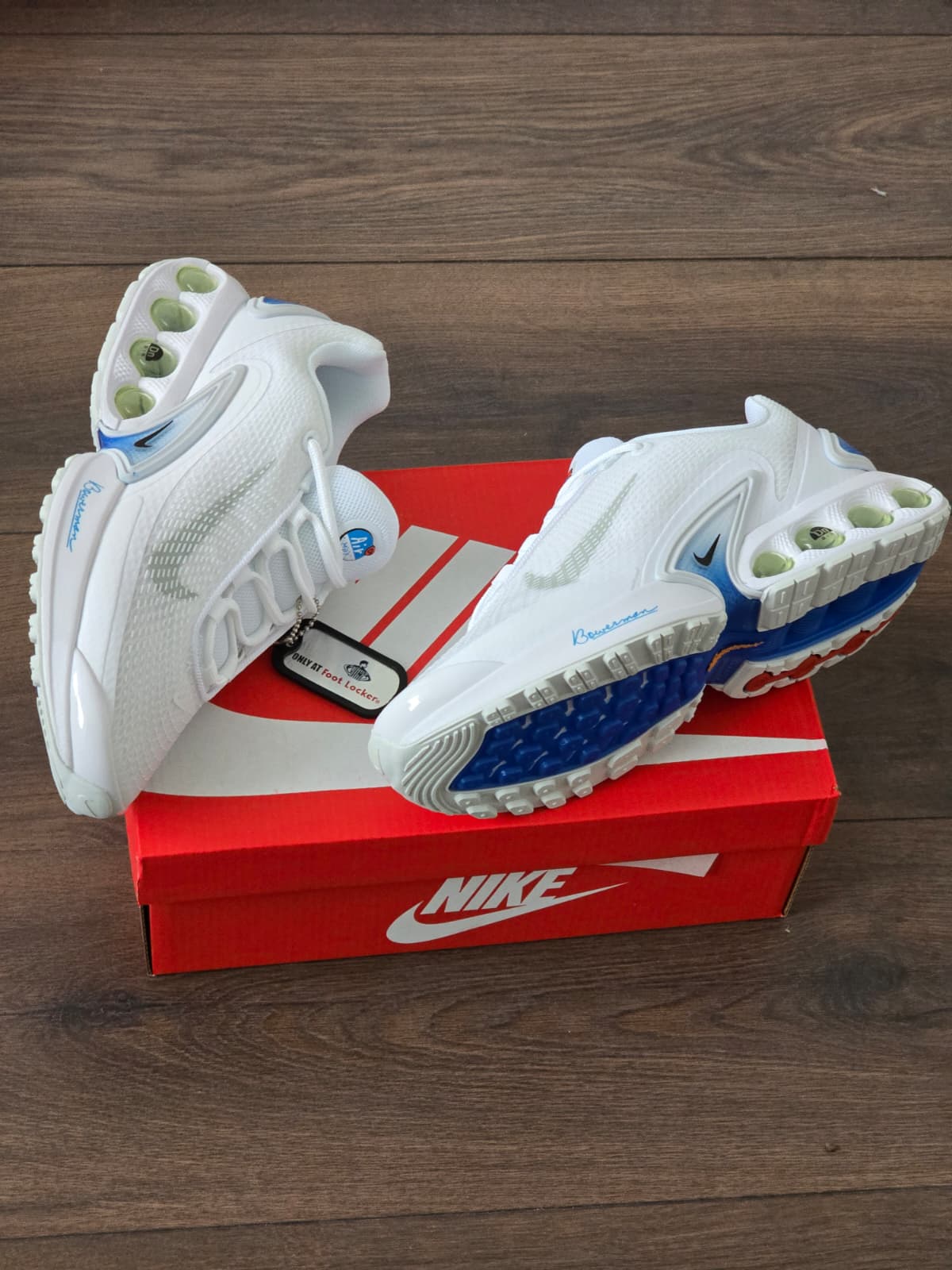 Air max dn blanco logo nike gris