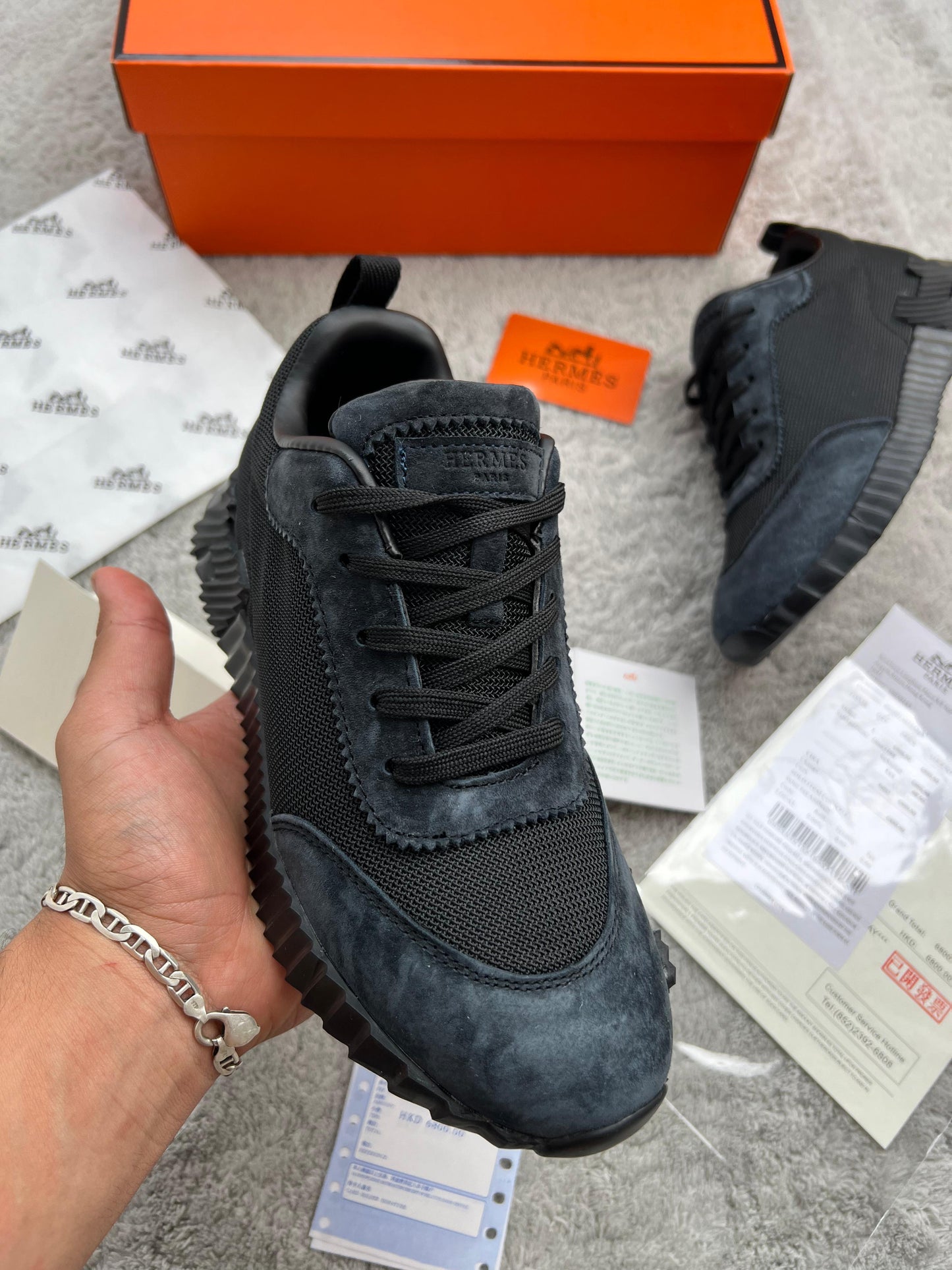 Hermes negras logo lateral