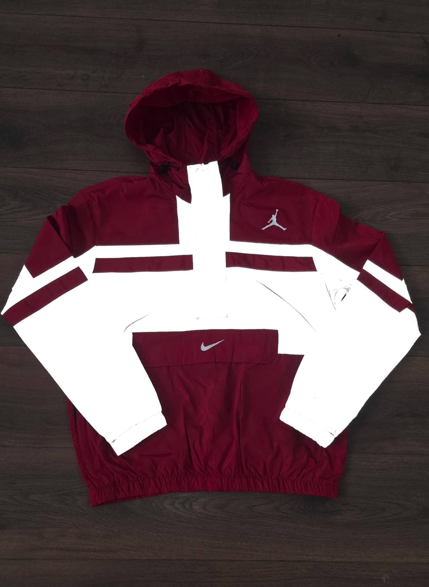 Chaqueta Cortavientos jordan rojo reflectante