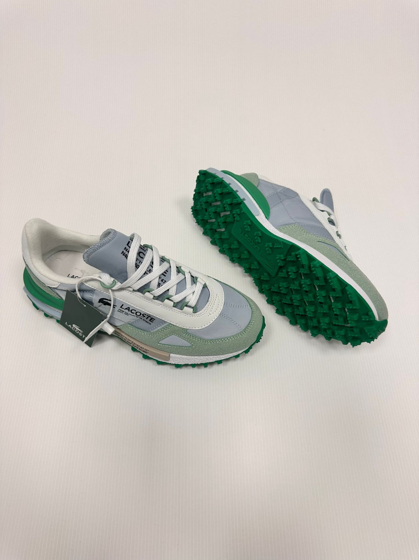 Zapatillas Lacoste gris y verdes logo negro