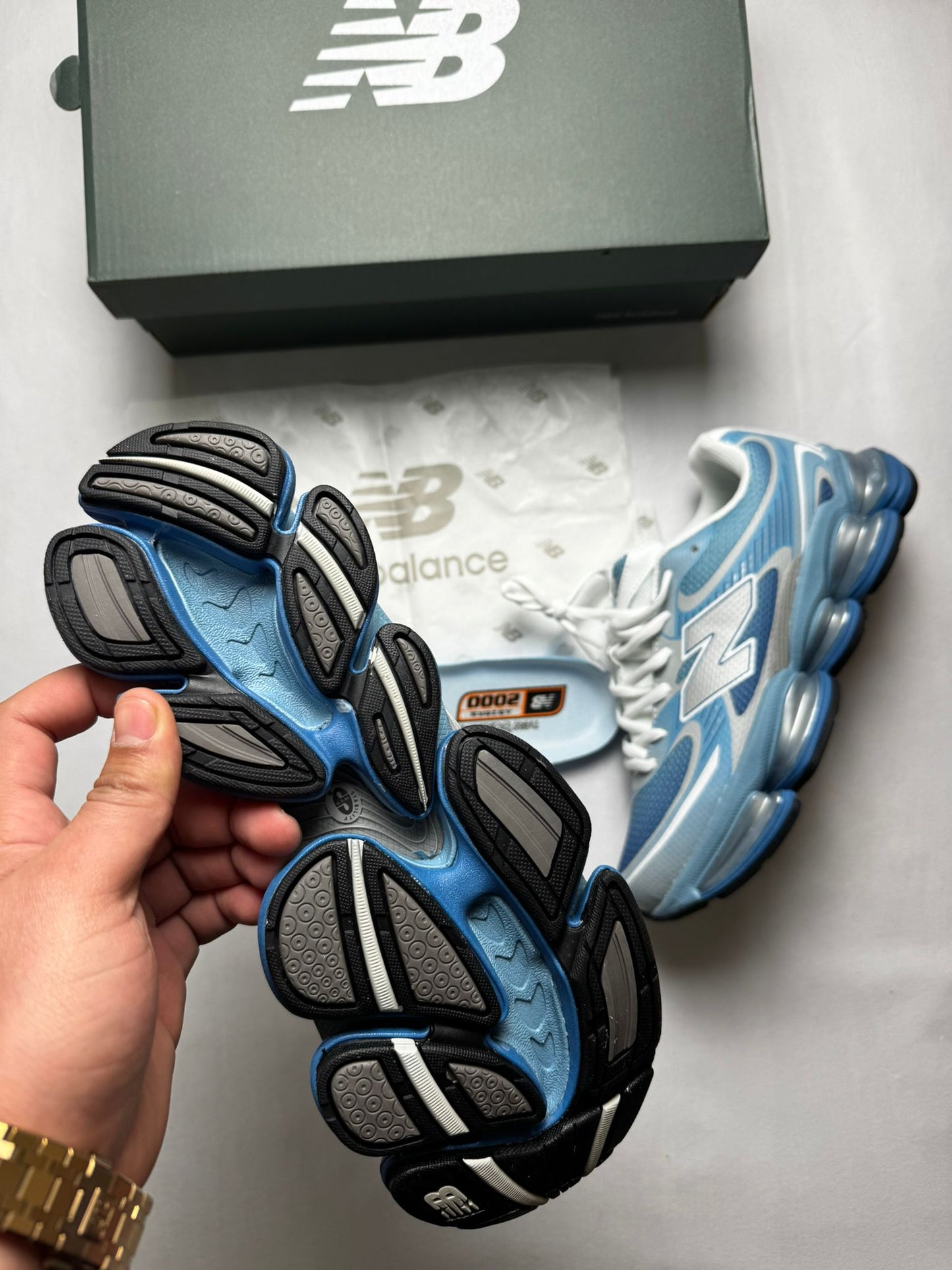 New Balance 2000 azules detalles grises