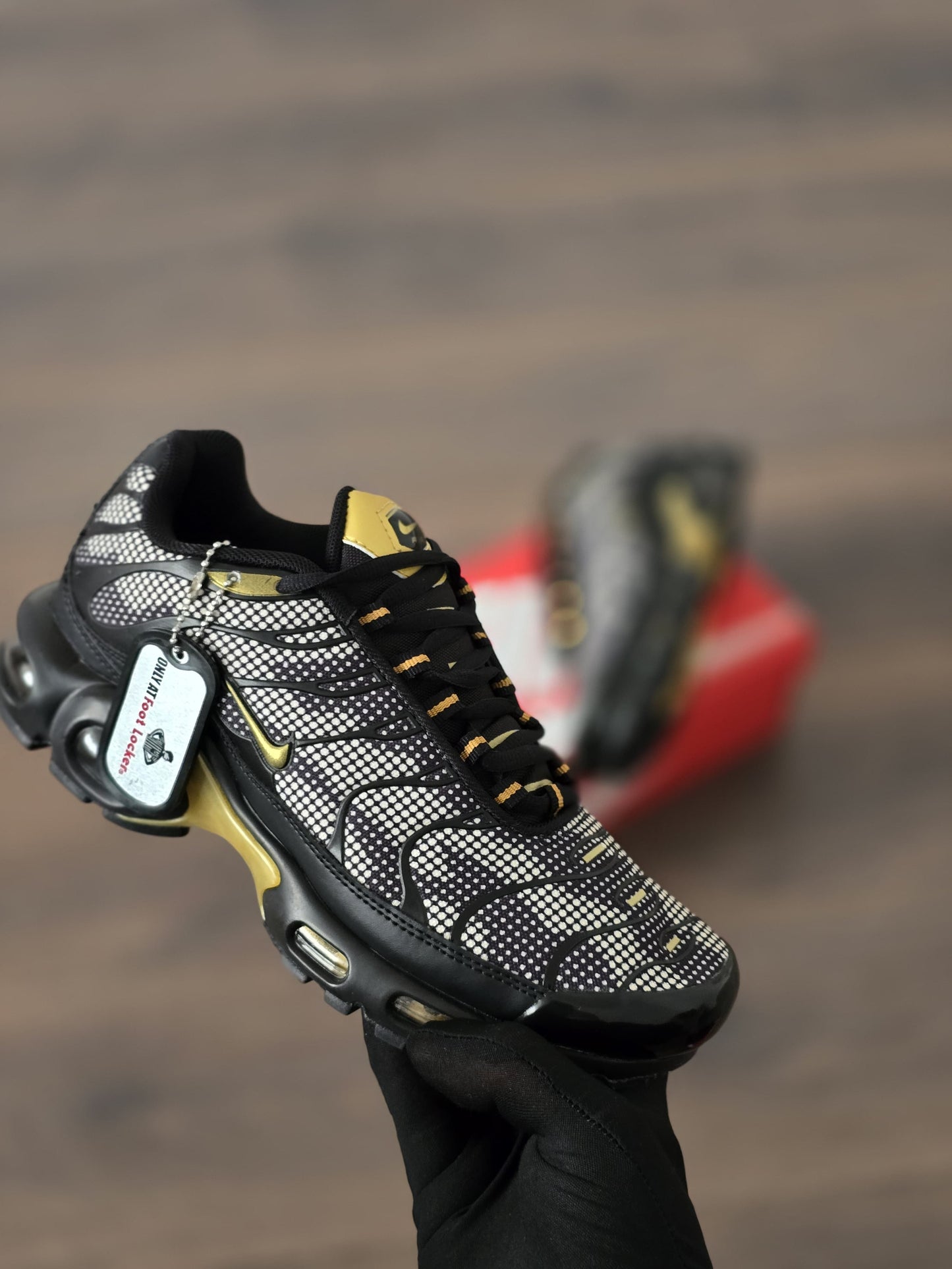 Tn snakeskin negra logo oro