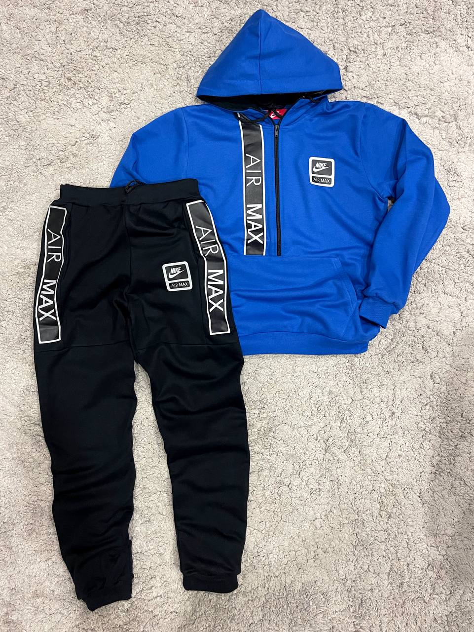 CHANDAL NIKE AIR MAX azul logo blanco tira negra