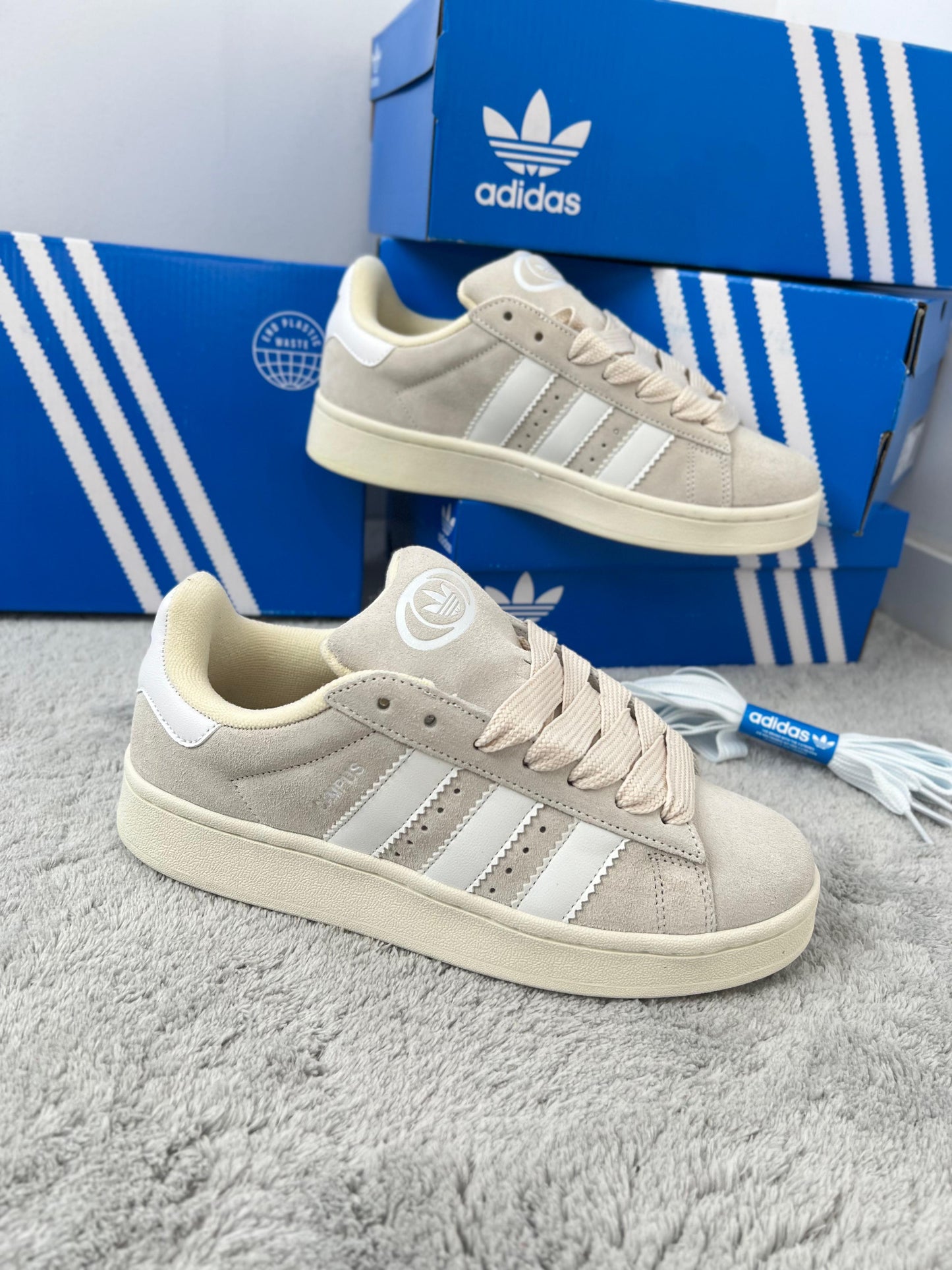 Adidas campus beige logo blanco