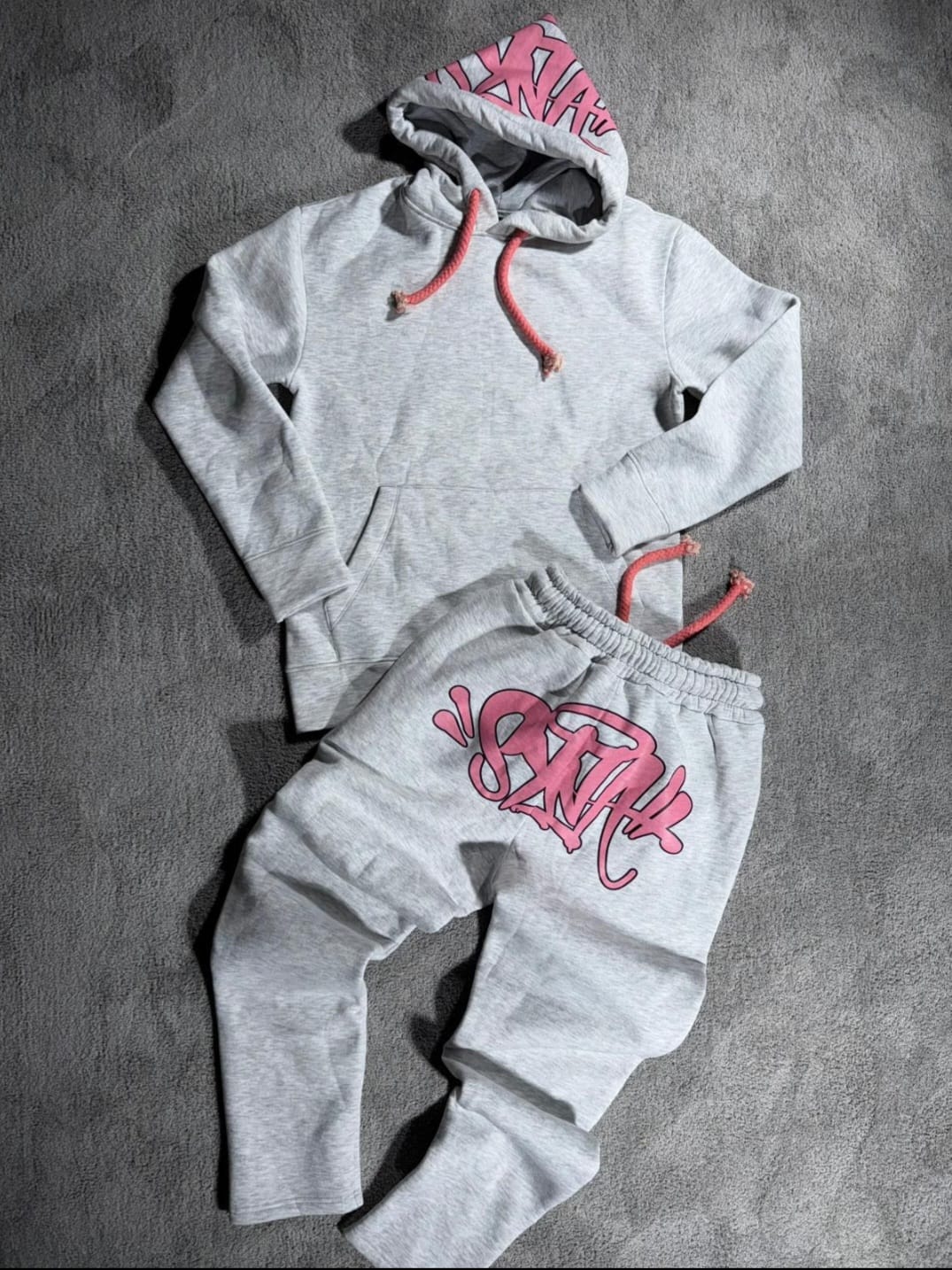 Chandals syna gris logo rosa