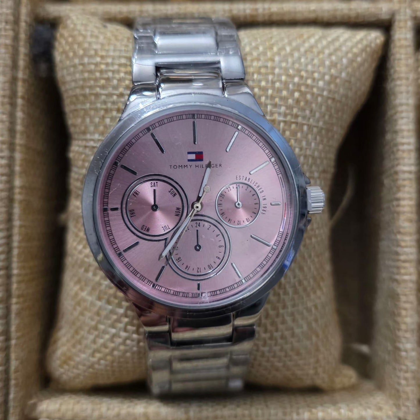 Reloj tommy rosa y plateado