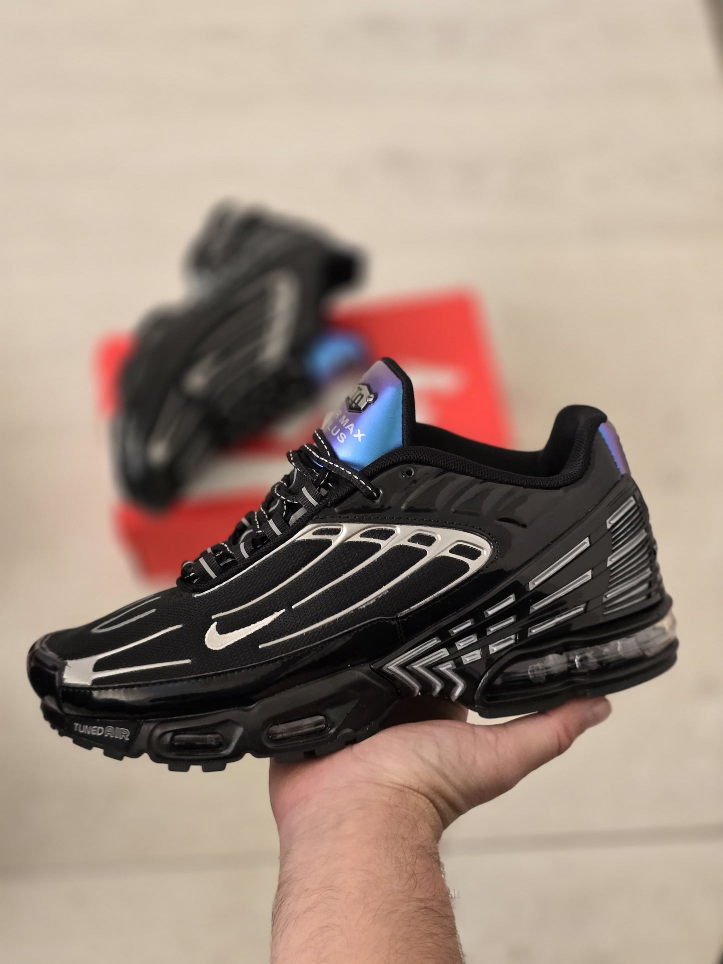 Tn plus negra lengueta neon