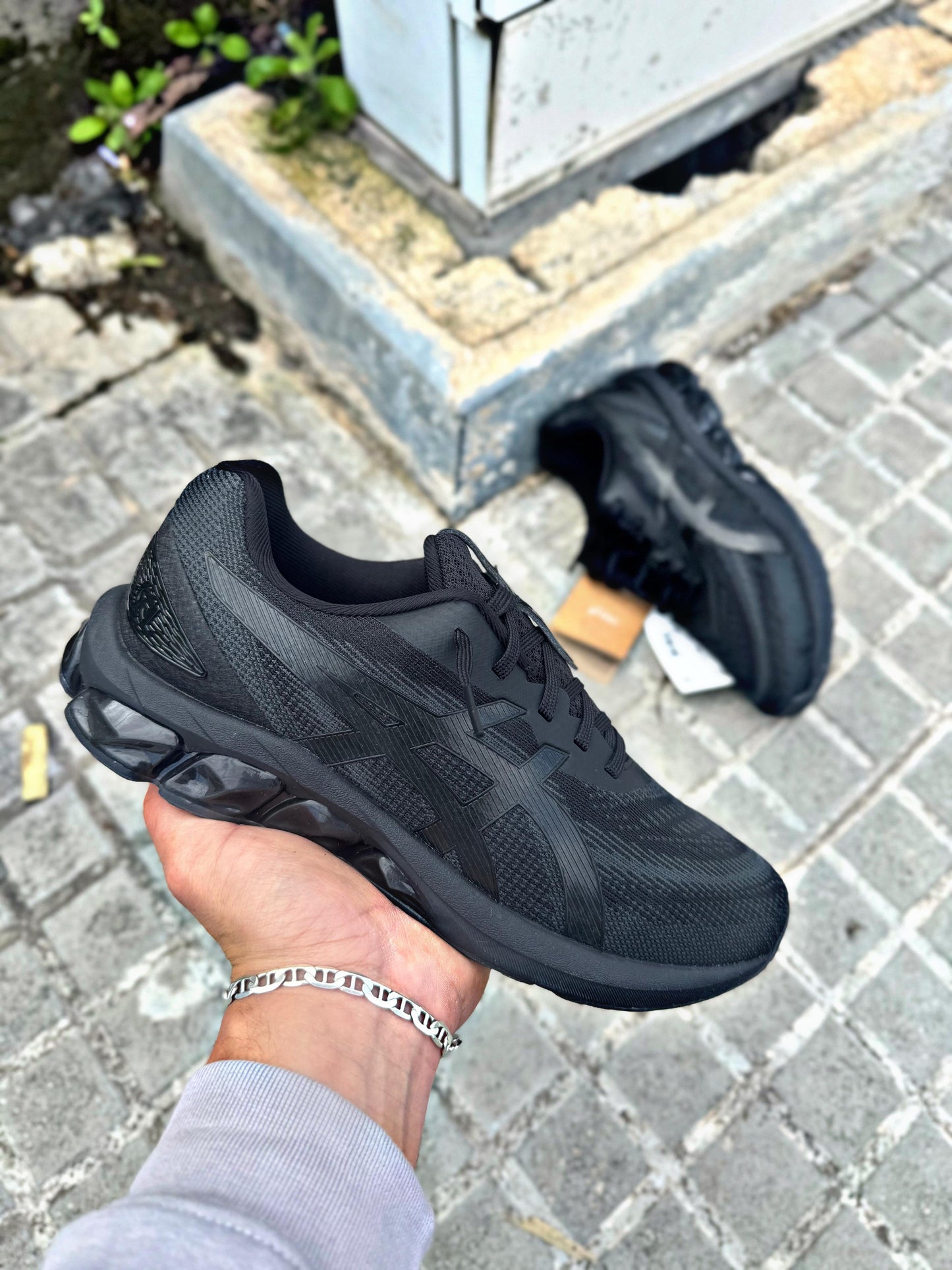 Asics Quantum 180VII negras