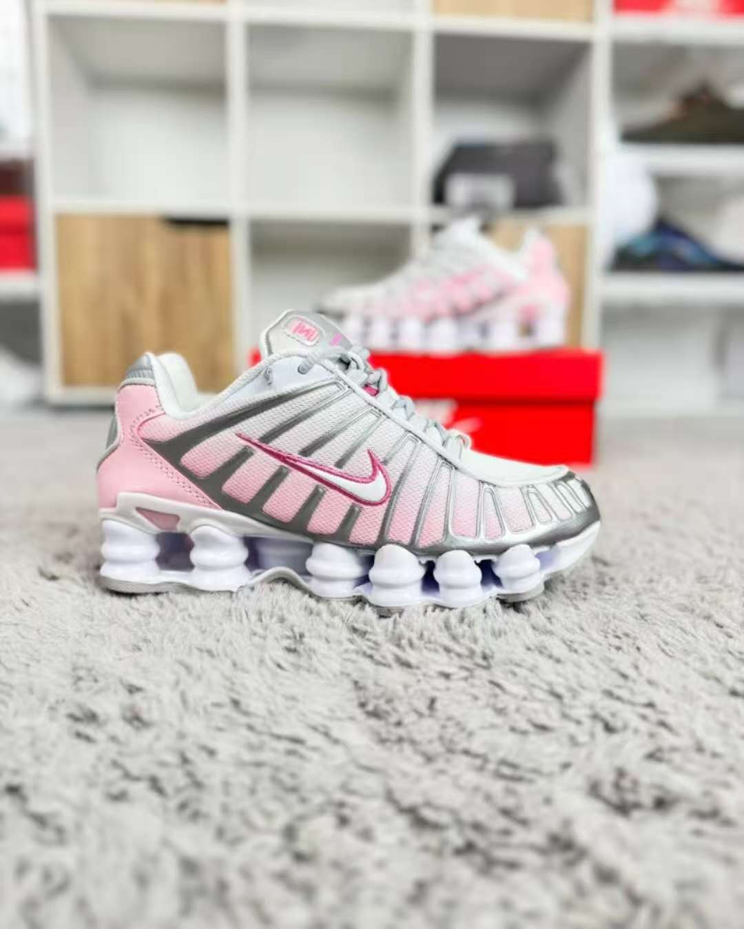 Shox rosas detalles plateados logo blanco contorno rosa