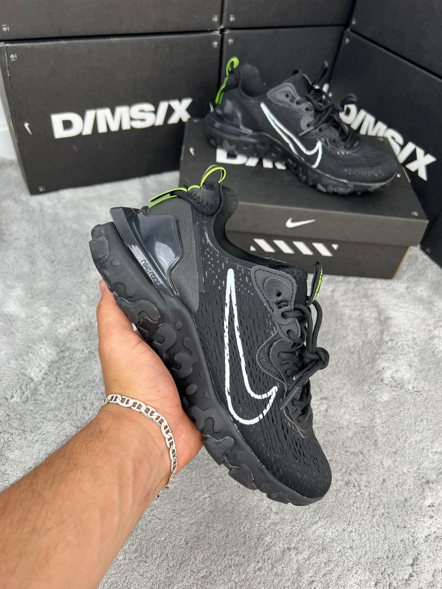 Nike react vision negras logo blanco