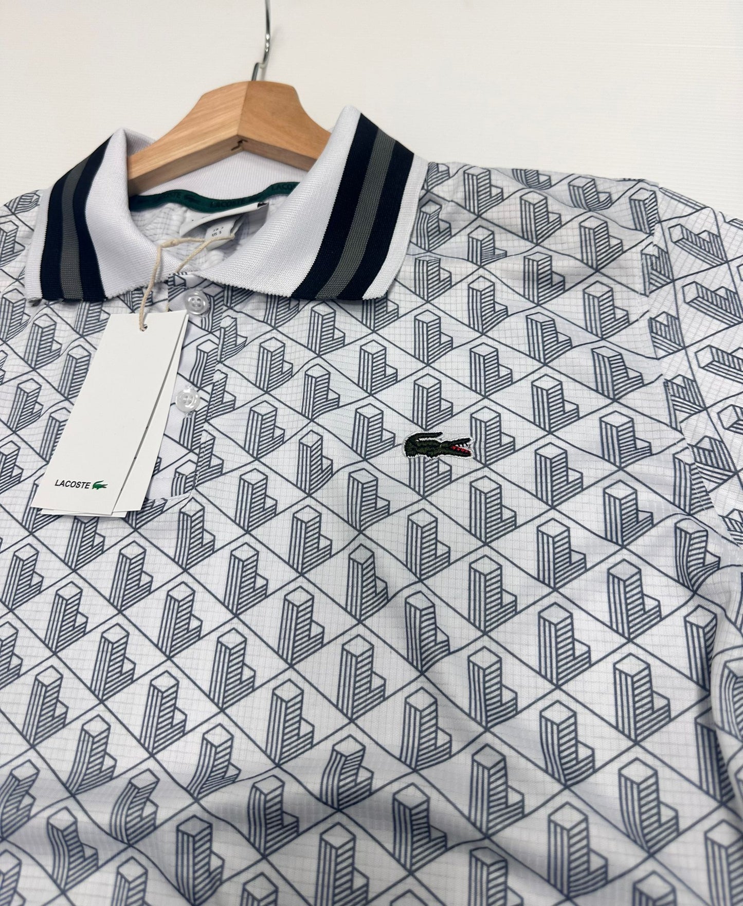 Conjunto lacoste blanco y gris logo verde