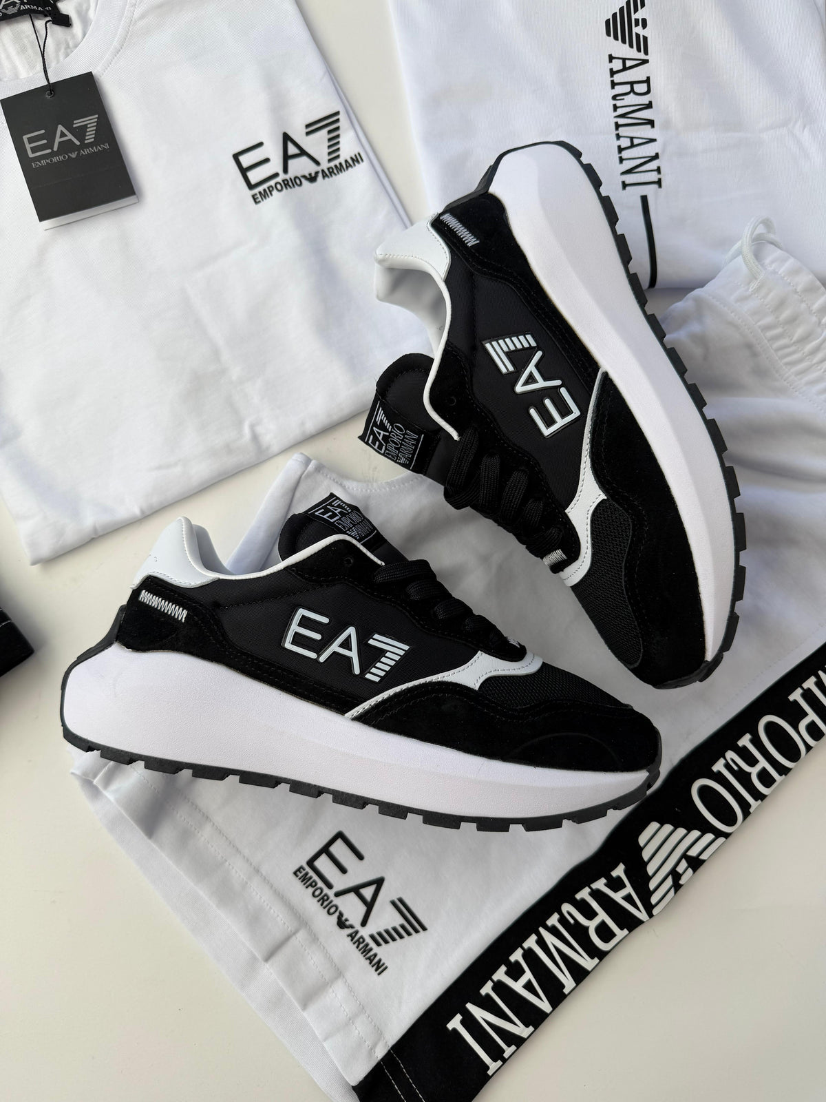 Armani negras logo blanco