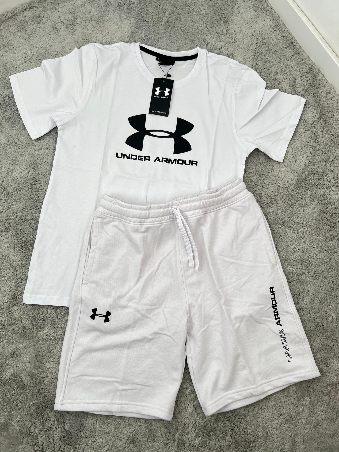 Conjunto Under Armour blanca logo negro