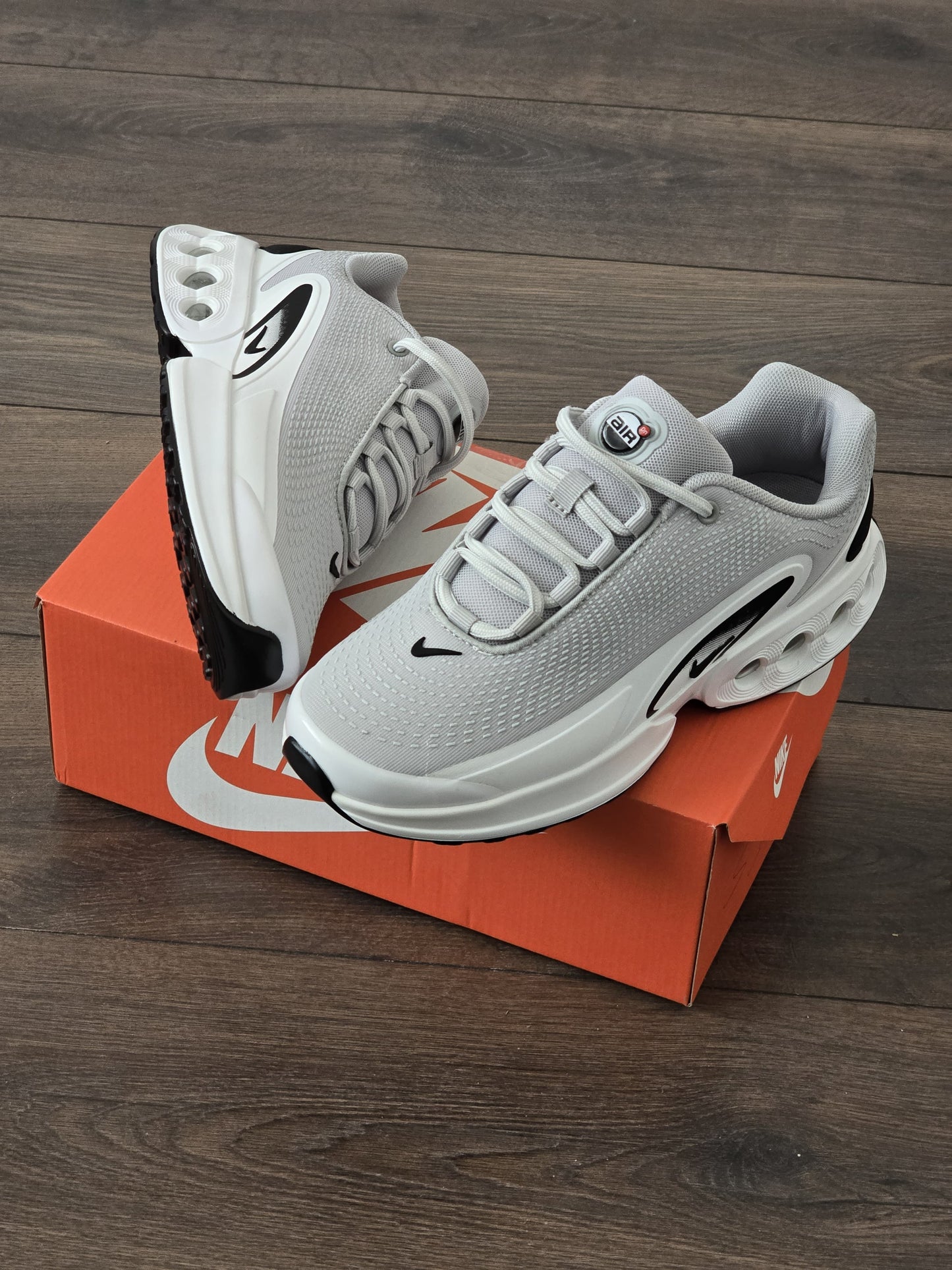 Nike dn gris