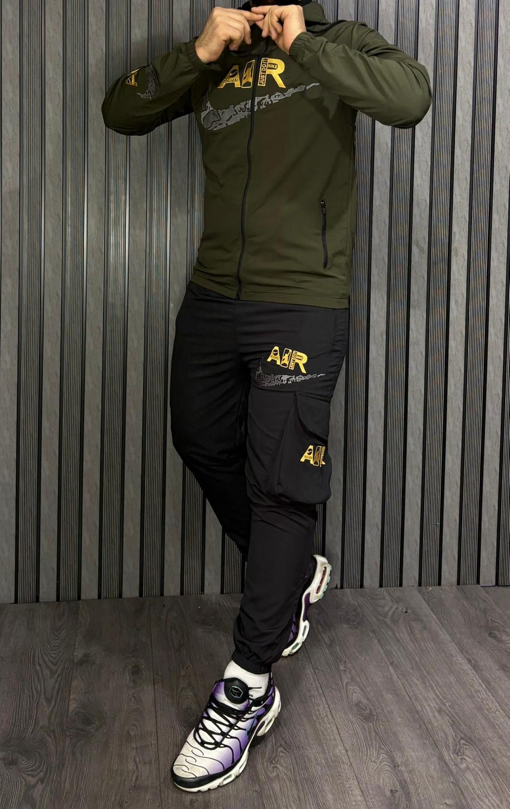 Chandal nike air verde bosque logo dorado