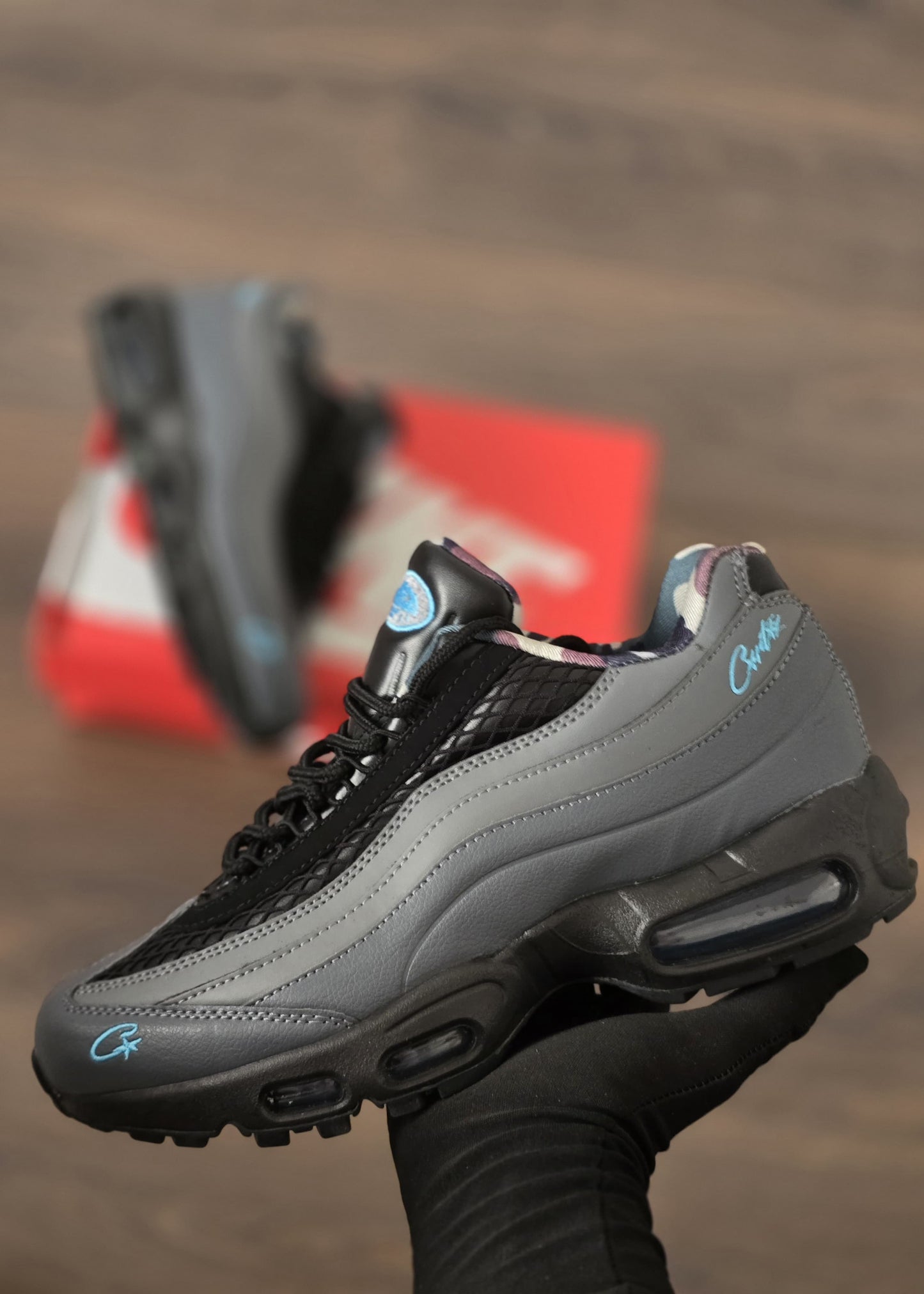 Air max 95 corteiz negra logo azul