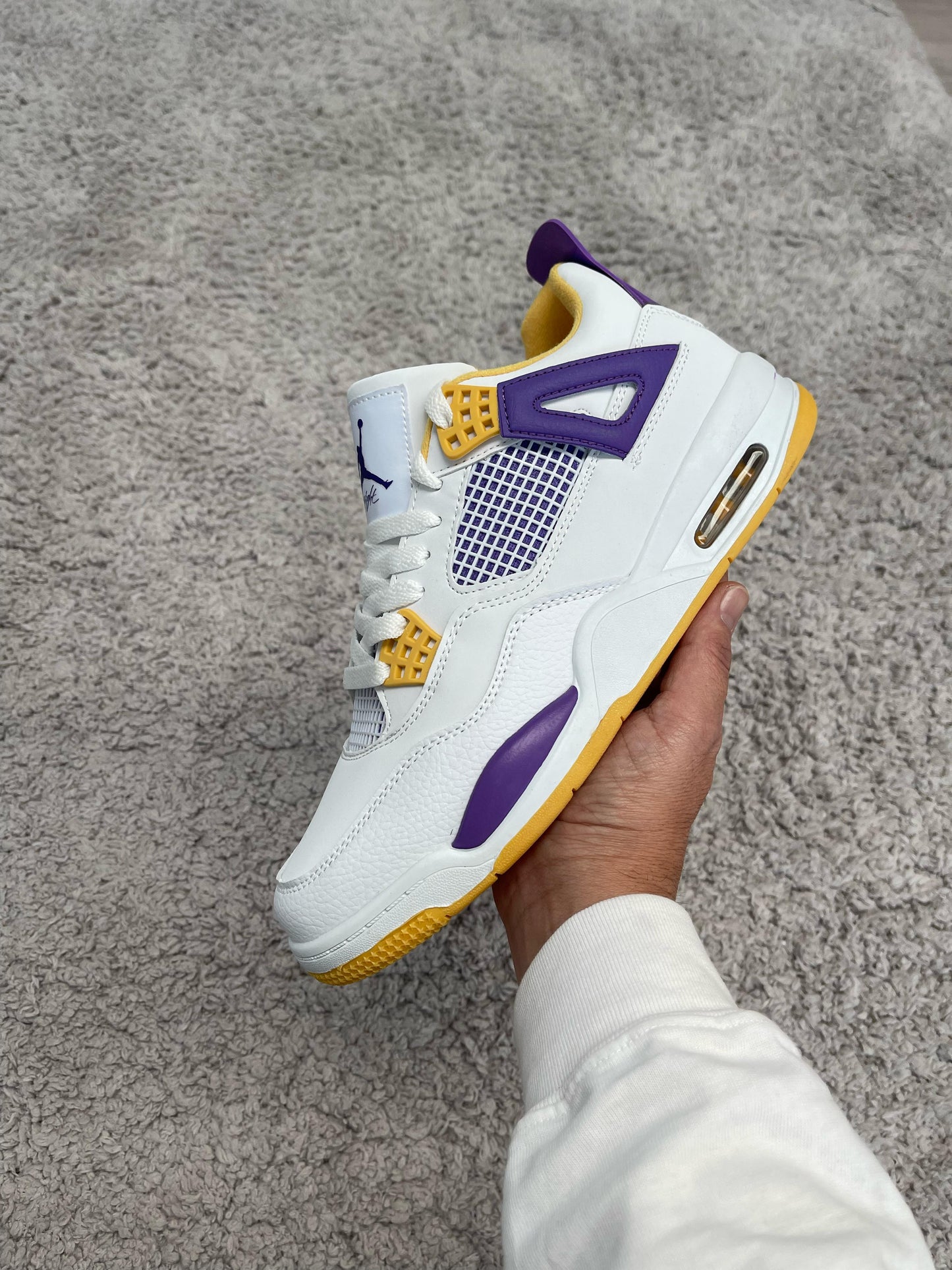 JORDAN 4 amarillo lila